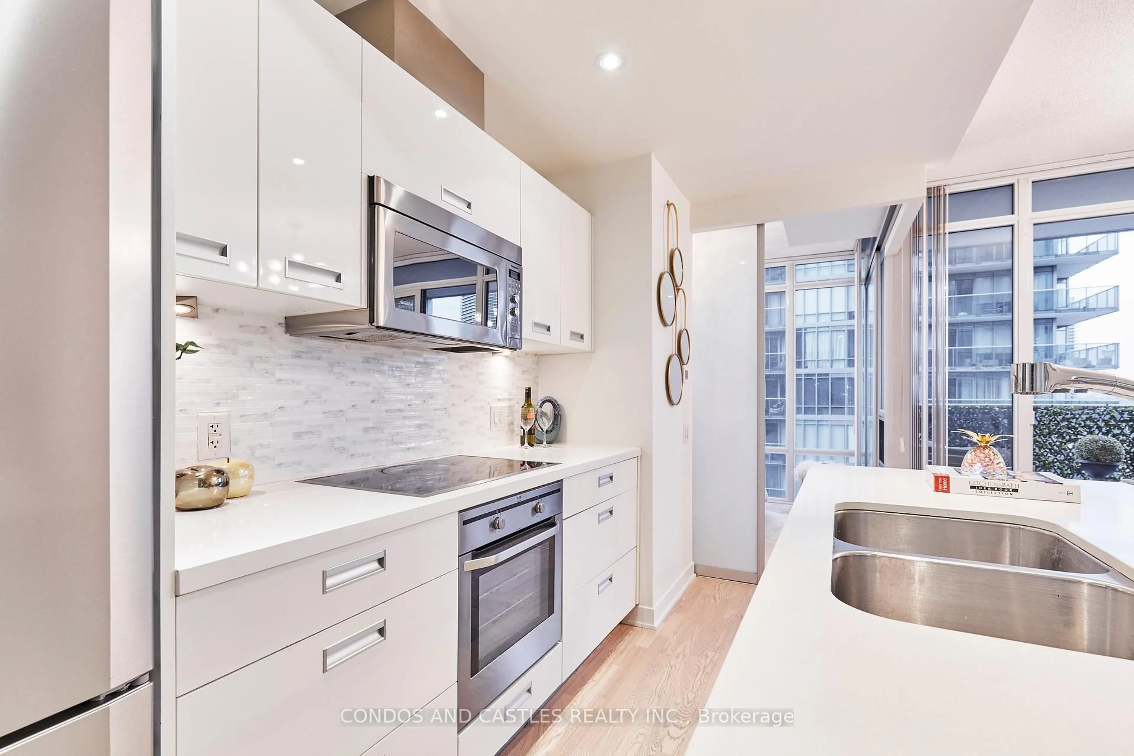 Unknown for 88 Park Lawn Rd #1210, Toronto Ontario M8Y 0B5