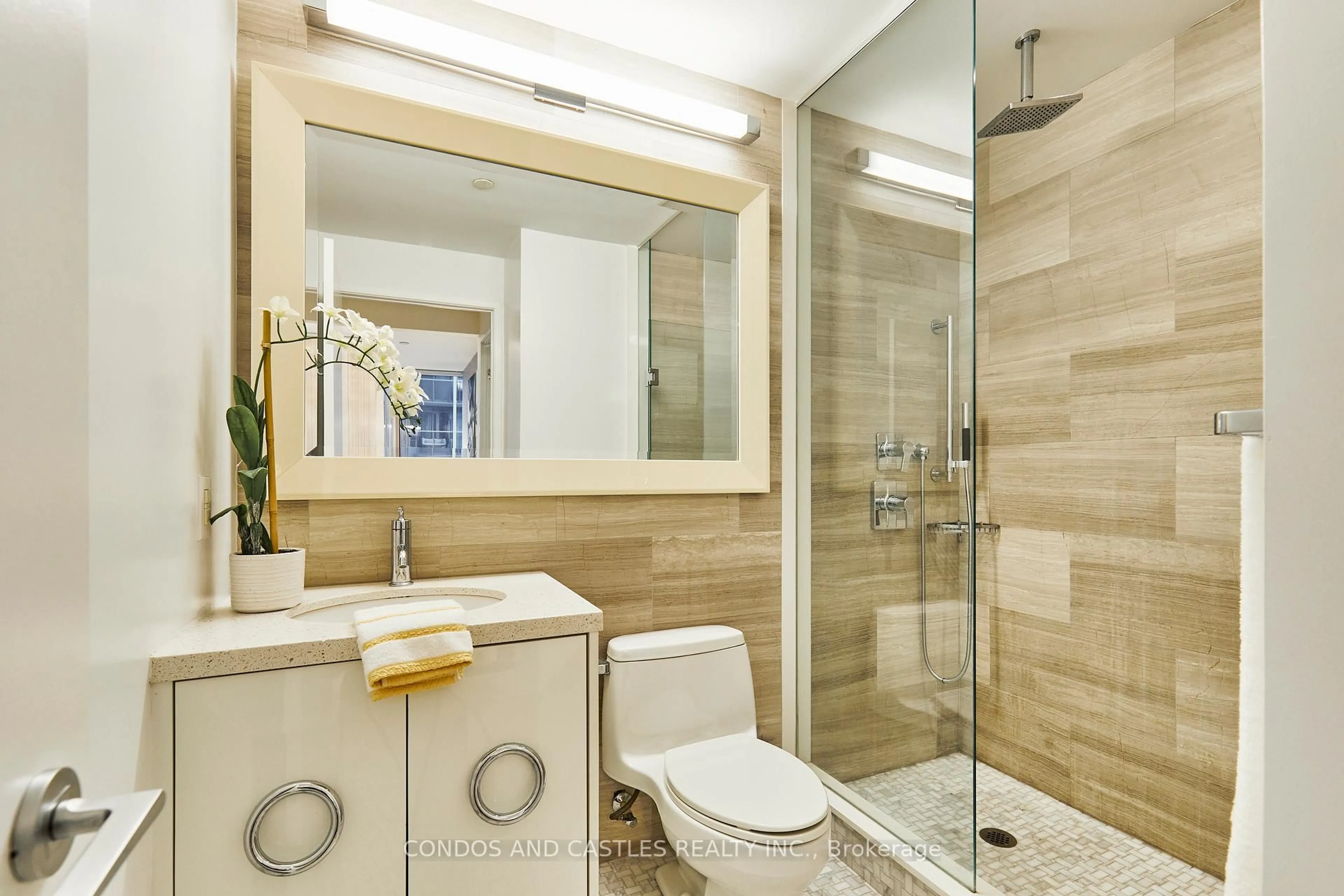 Contemporary bathroom, ceramic/tile floor for 88 Park Lawn Rd #1210, Toronto Ontario M8Y 0B5