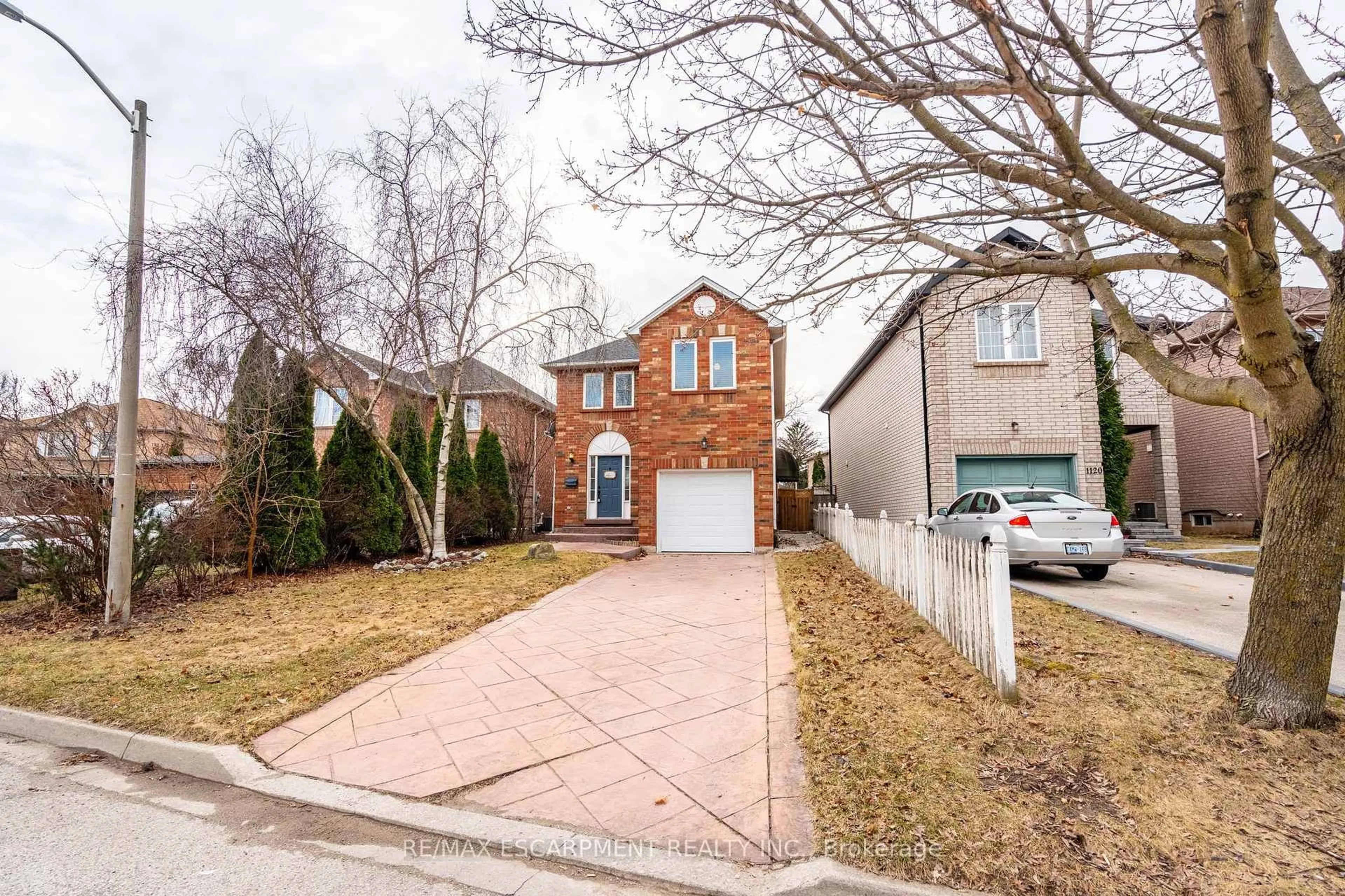 Home with brick exterior material, street for 1116 Cedarwood Pl, Burlington Ontario L7T 4K6