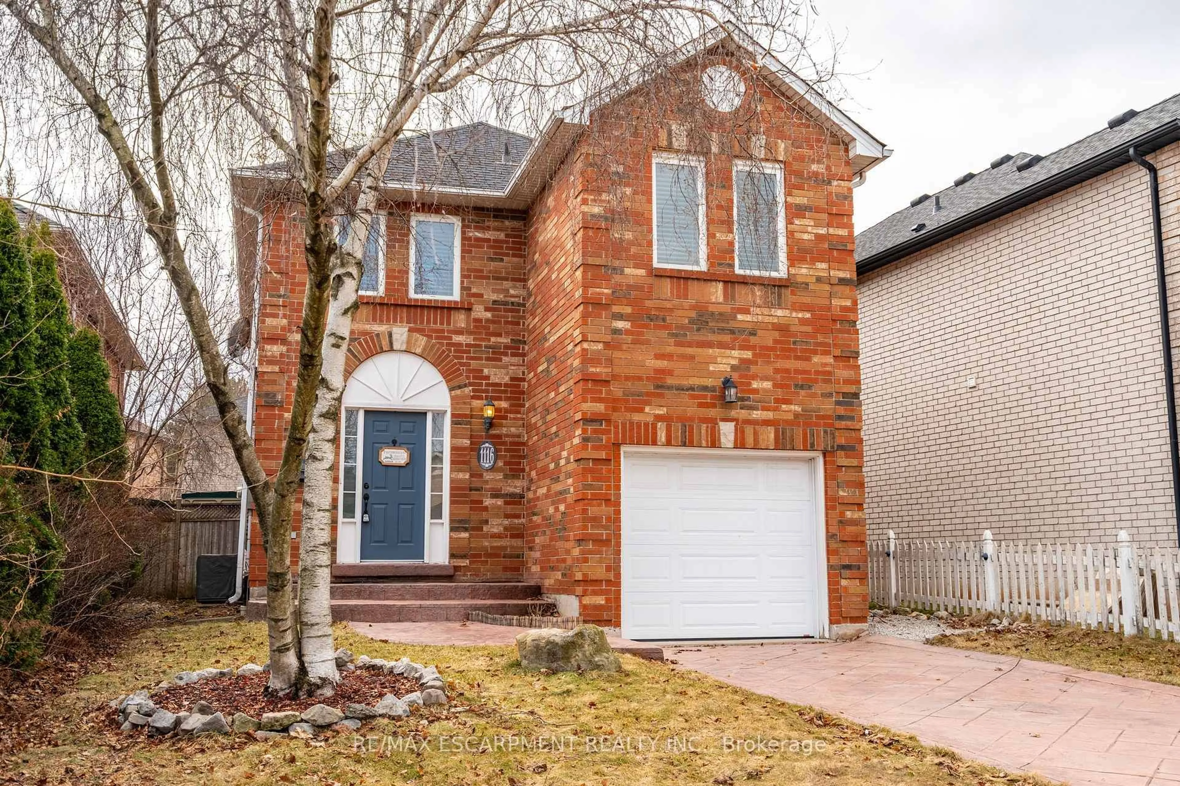 Home with brick exterior material, street for 1116 Cedarwood Pl, Burlington Ontario L7T 4K6