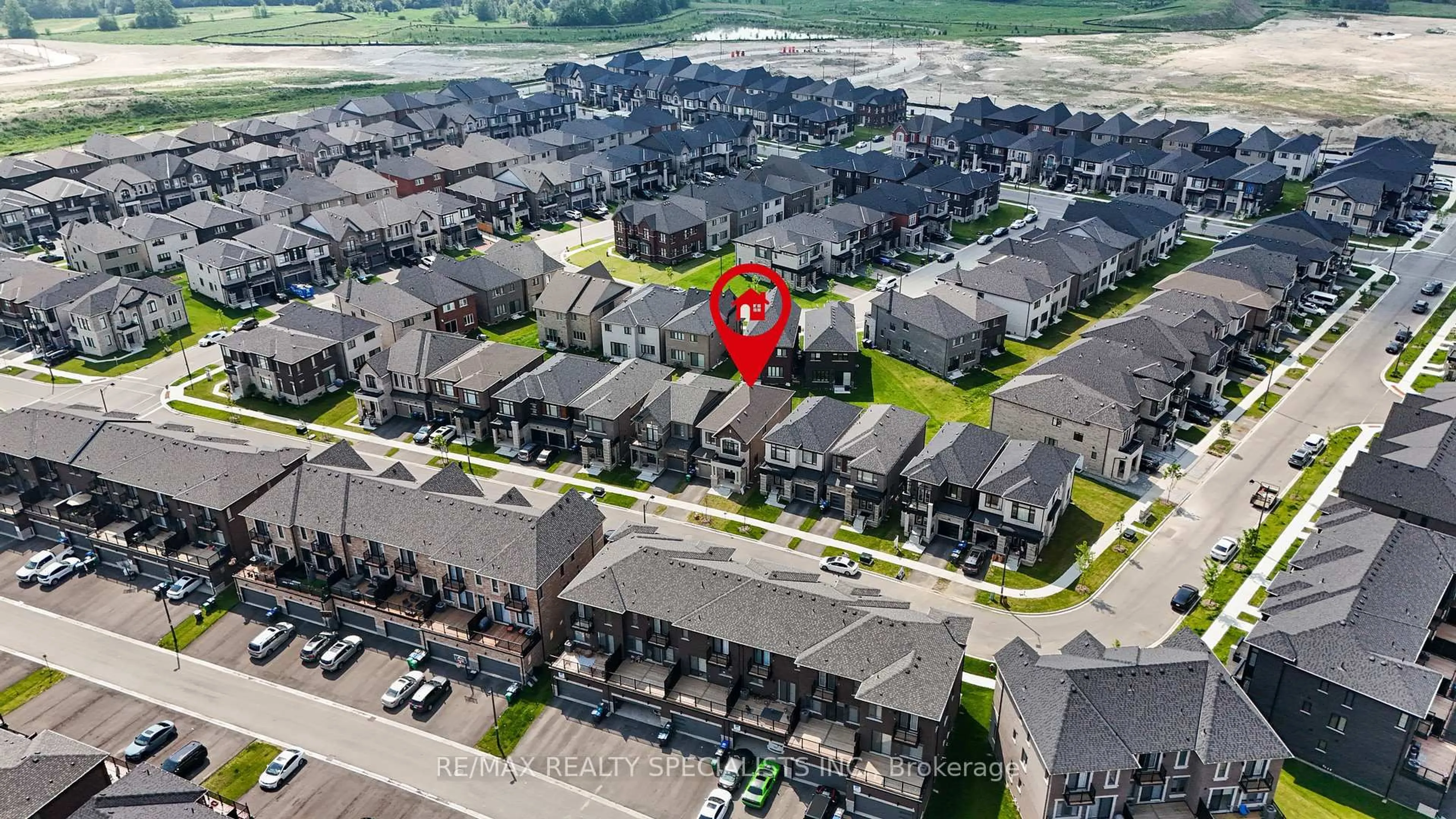A pic from outside/outdoor area/front of a property/back of a property/a pic from drone, street for 74 Camino Real Dr, Caledon Ontario L7C 4L9