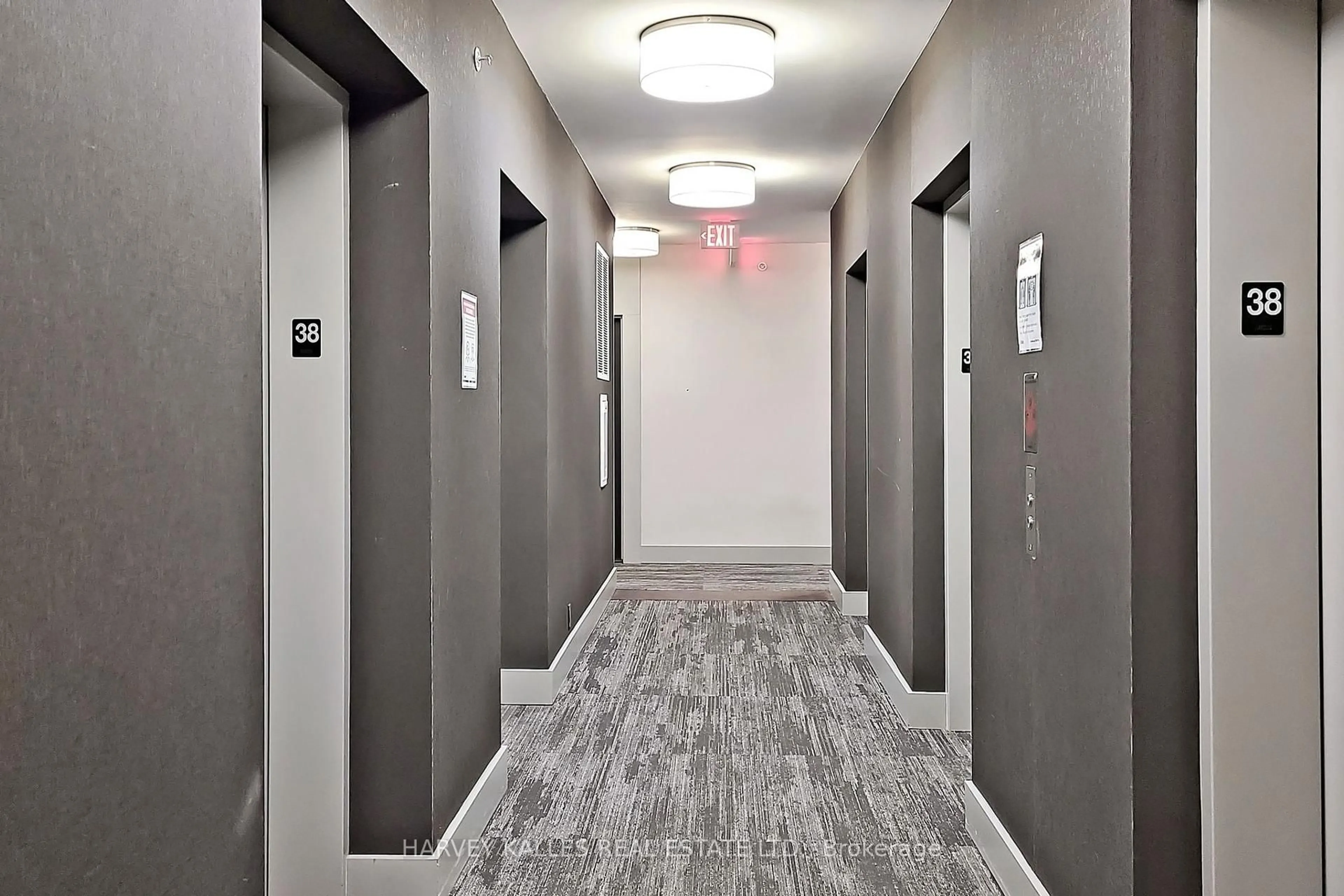 Indoor foyer for 10 Park Lawn Rd #3804, Toronto Ontario M8Y 0H9