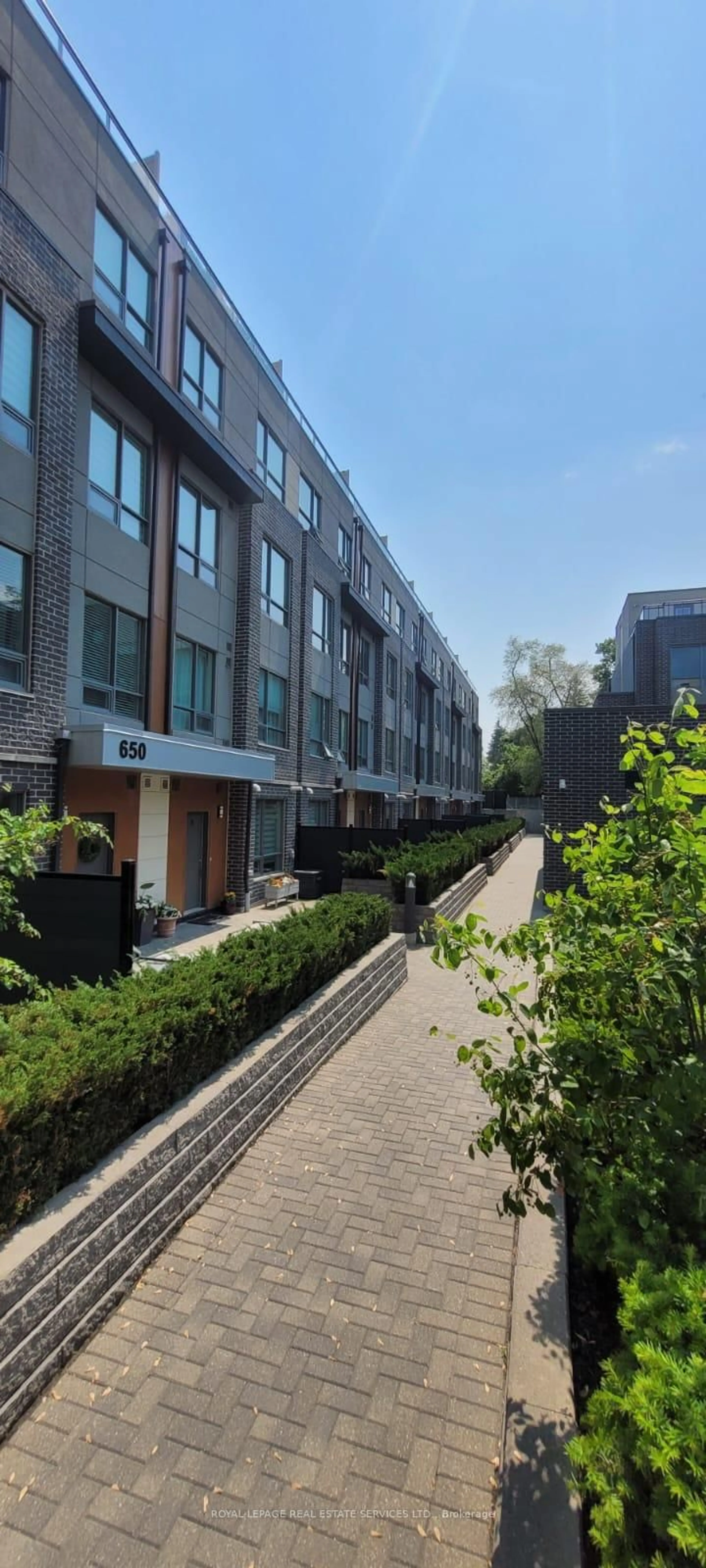 A pic from outside/outdoor area/front of a property/back of a property/a pic from drone, street for 650 Atwater Ave #13, Mississauga Ontario L5E 3K2