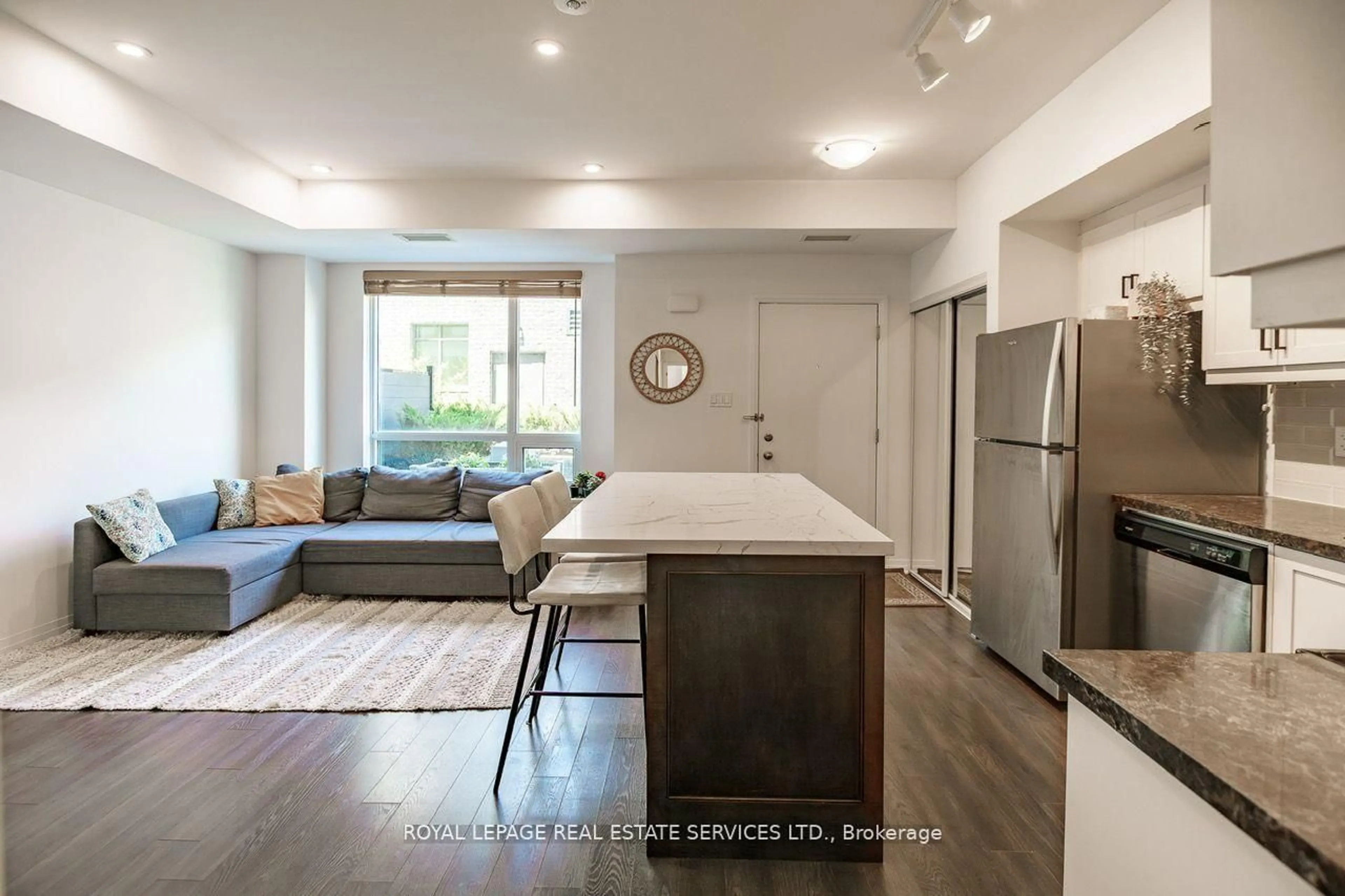 Open concept kitchen, unknown for 650 Atwater Ave #13, Mississauga Ontario L5E 3K2