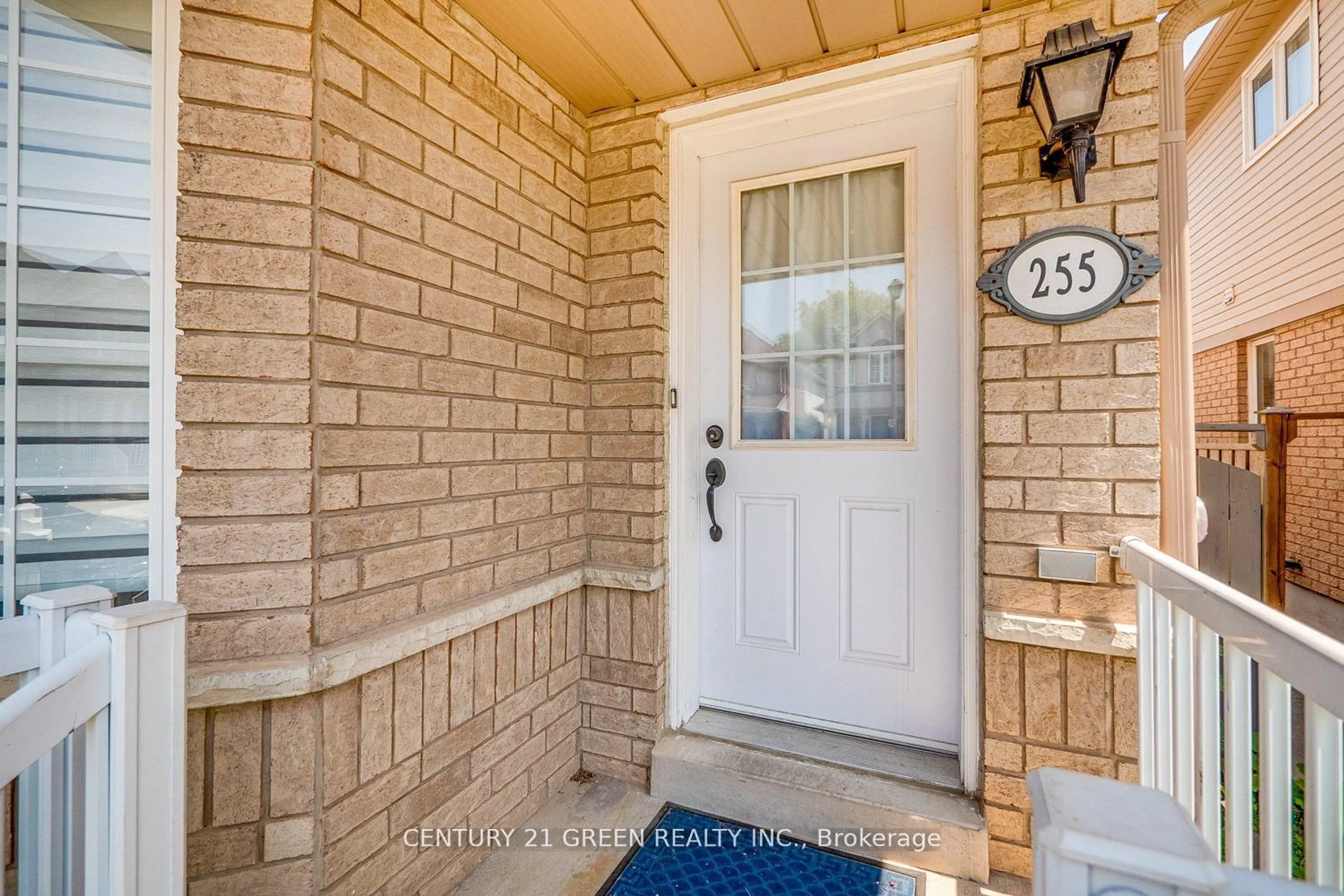 Indoor entryway for 255 Fasken Crt, Milton Ontario L9T 6S8