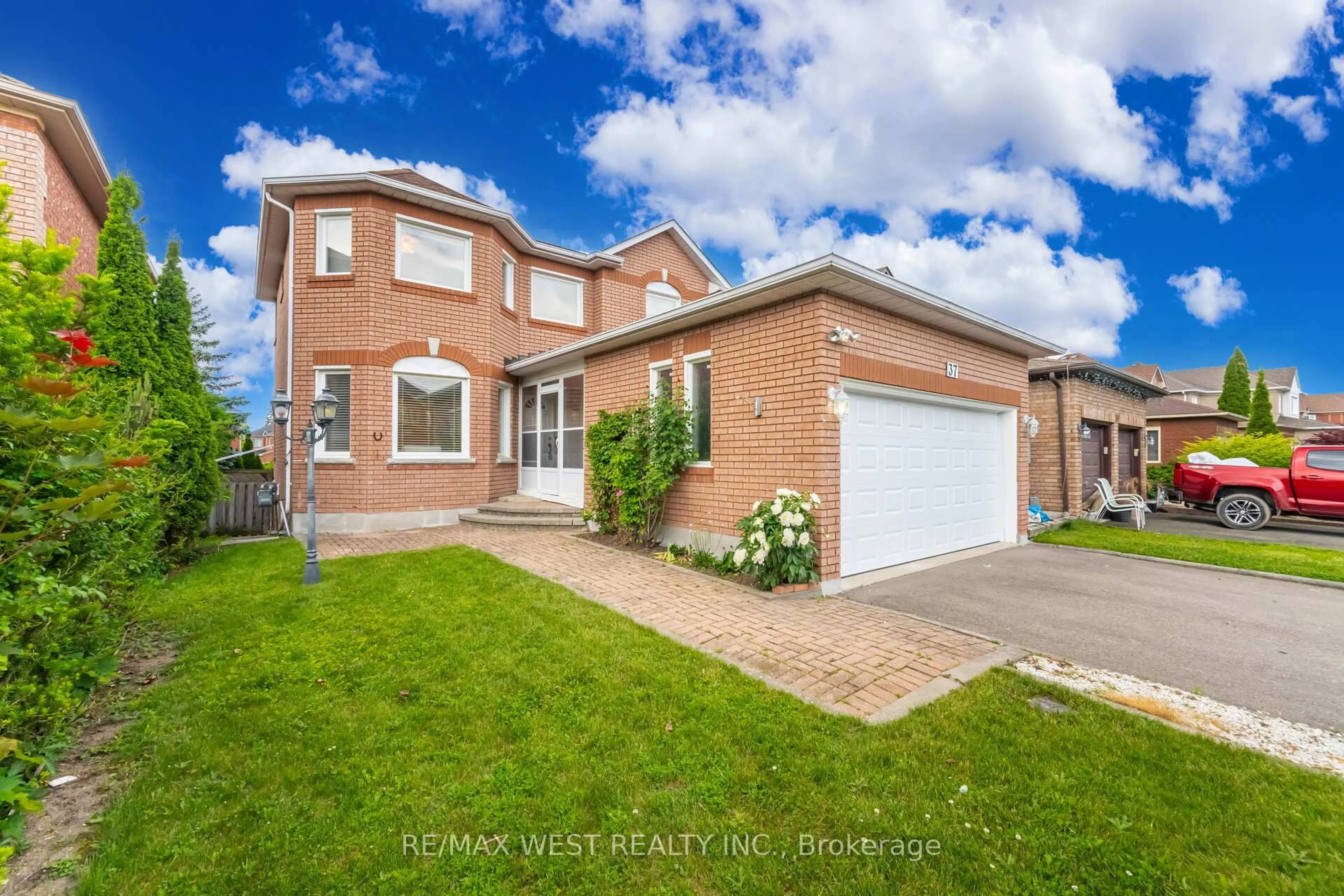 Home with brick exterior material, street for 37 Killaloe Cres, Halton Hills Ontario L7G 5N2