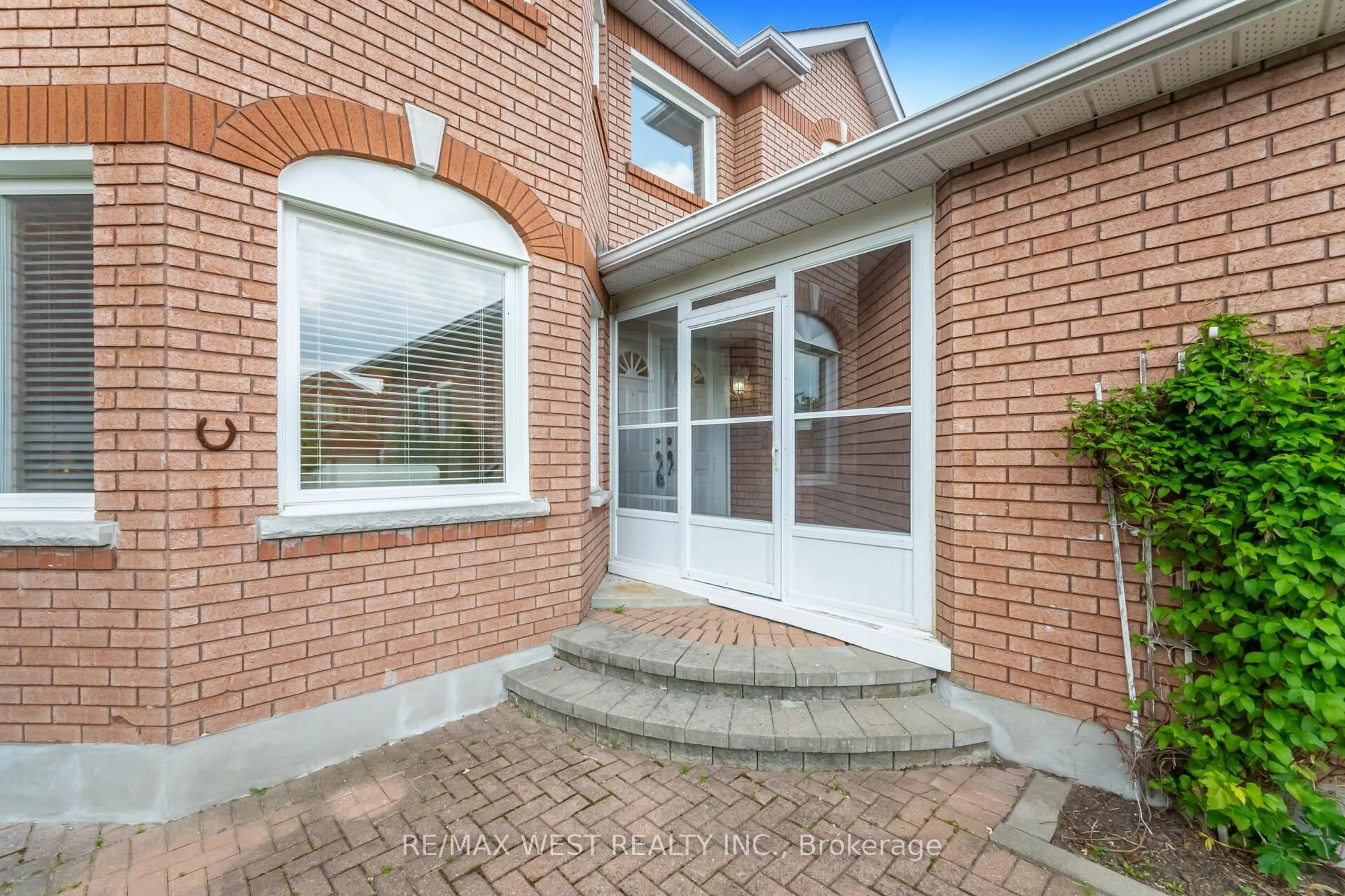 Home with brick exterior material, street for 37 Killaloe Cres, Halton Hills Ontario L7G 5N2