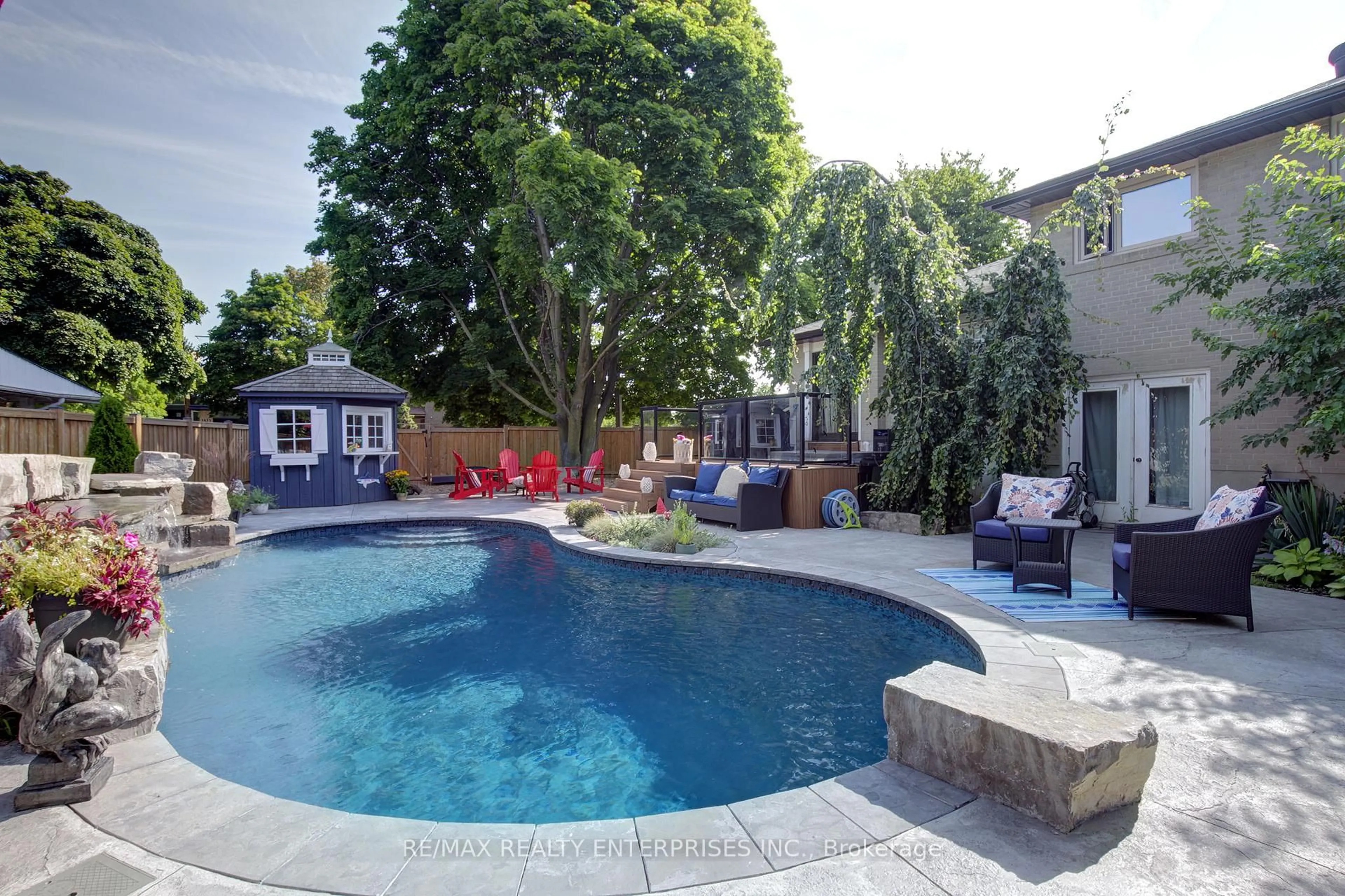 Pool for 2137 Truscott Dr, Mississauga Ontario L5J 2A7