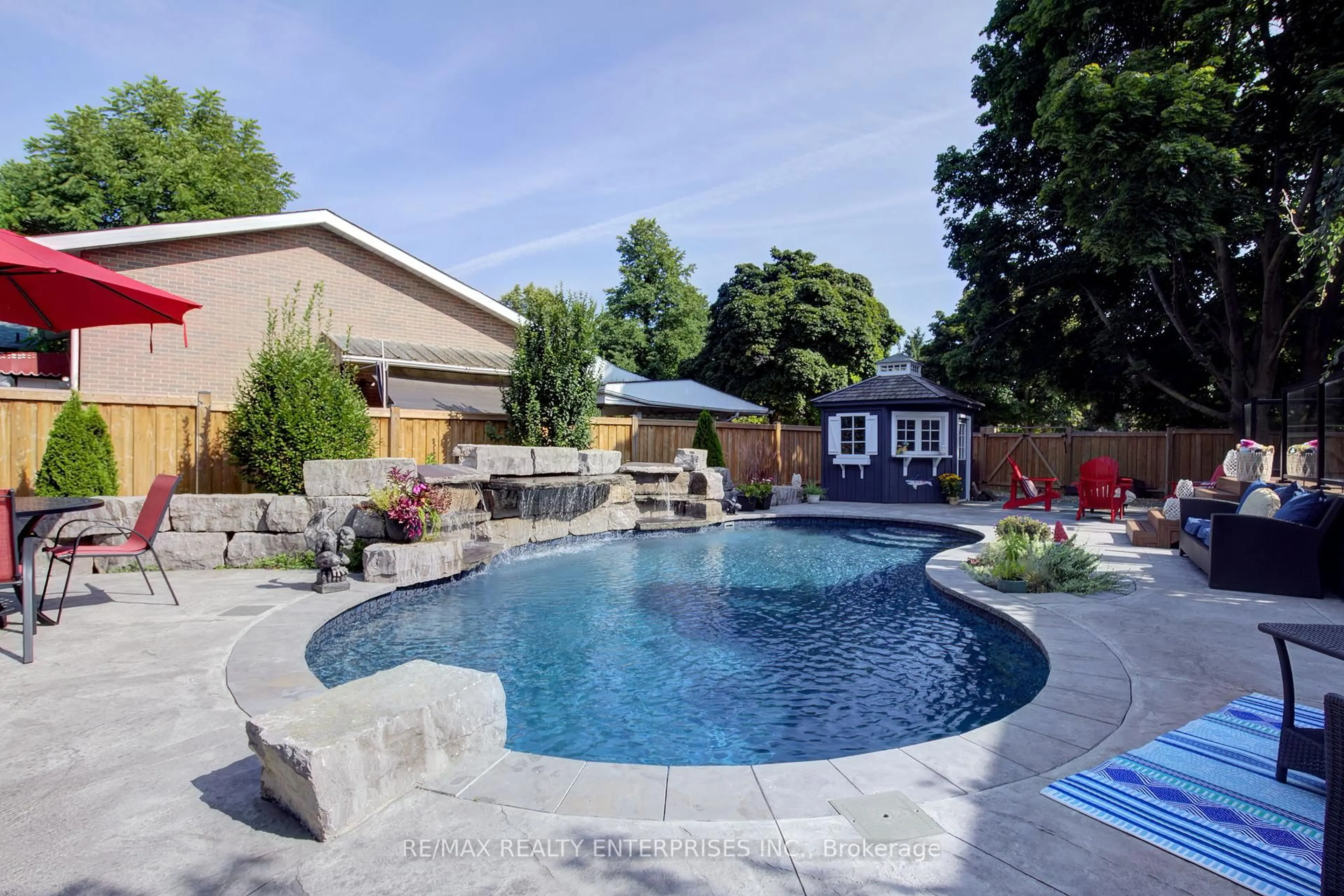Pool for 2137 Truscott Dr, Mississauga Ontario L5J 2A7