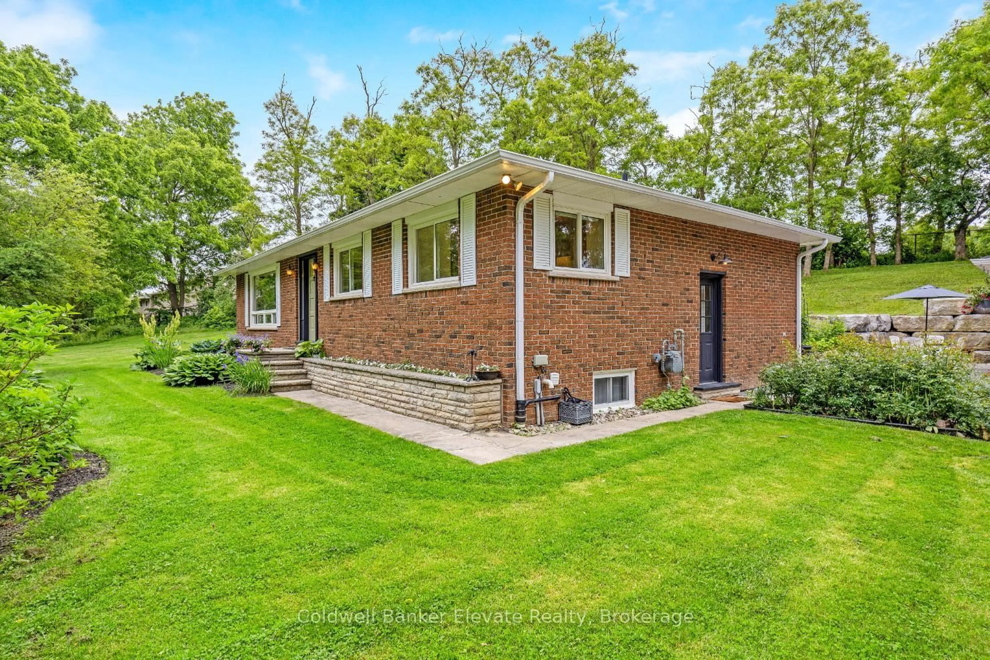 Home with brick exterior material, unknown for 25 Caroline St, Halton Hills Ontario L7G 2J5
