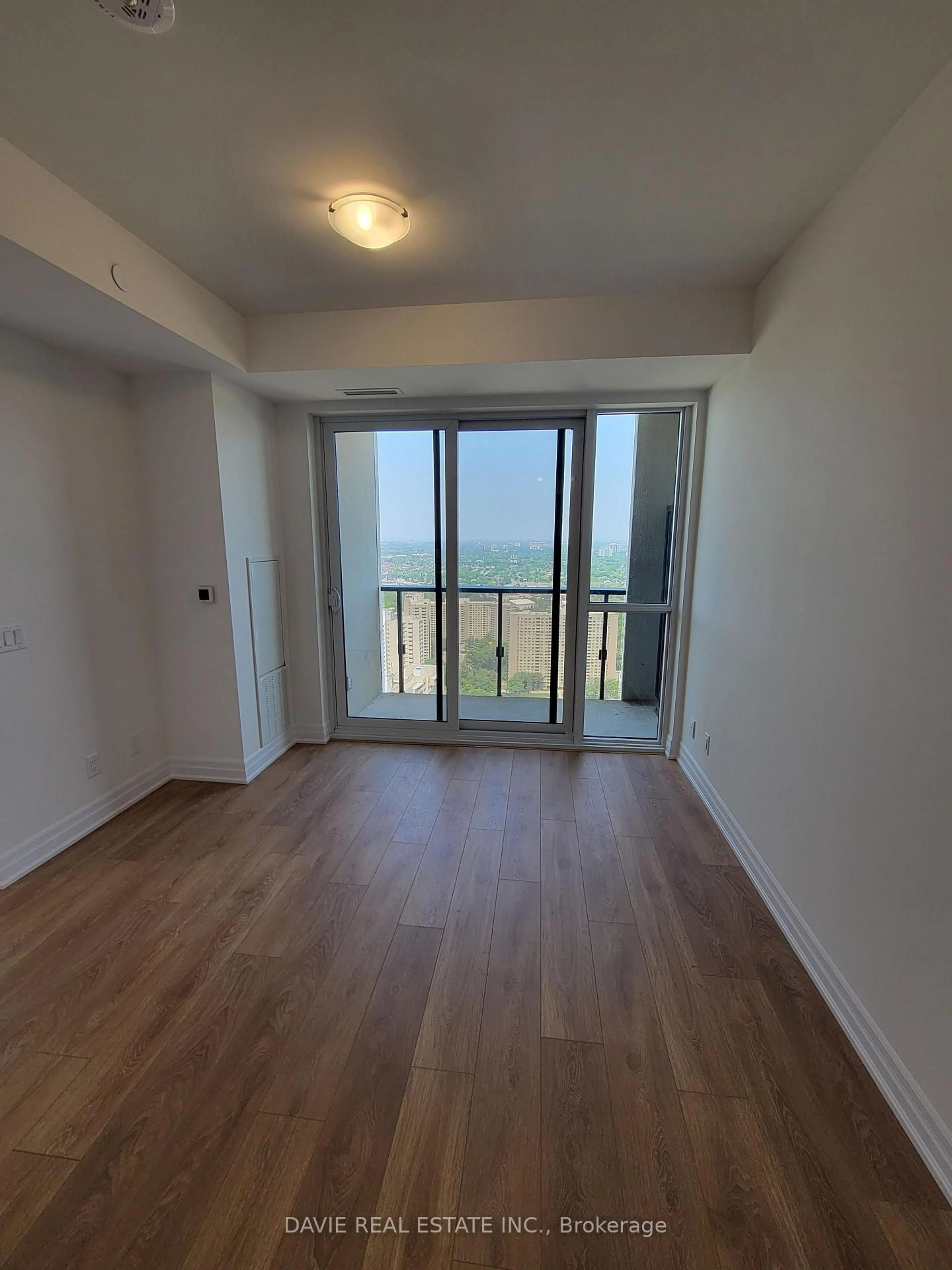A pic of a room for 30 Elm Dr #3502, Mississauga Ontario L5B 0N3
