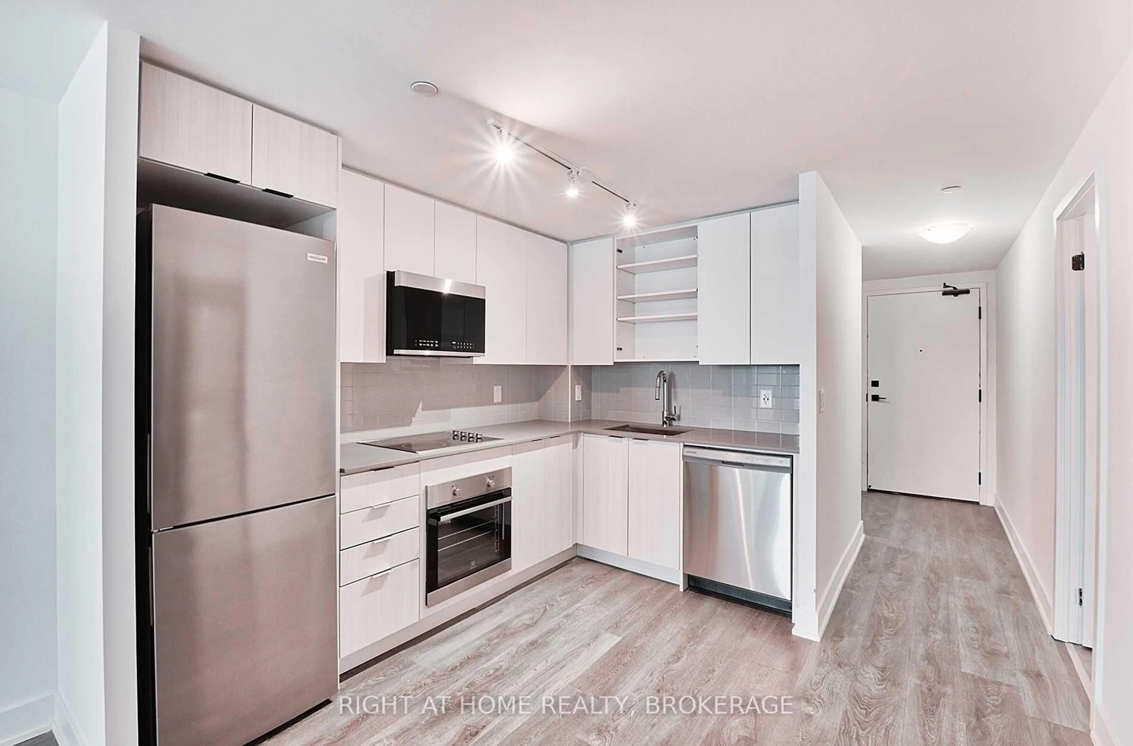 Standard kitchen, wood/laminate floor for 2481 Taunton Rd #467, Oakville Ontario L6H 0G3