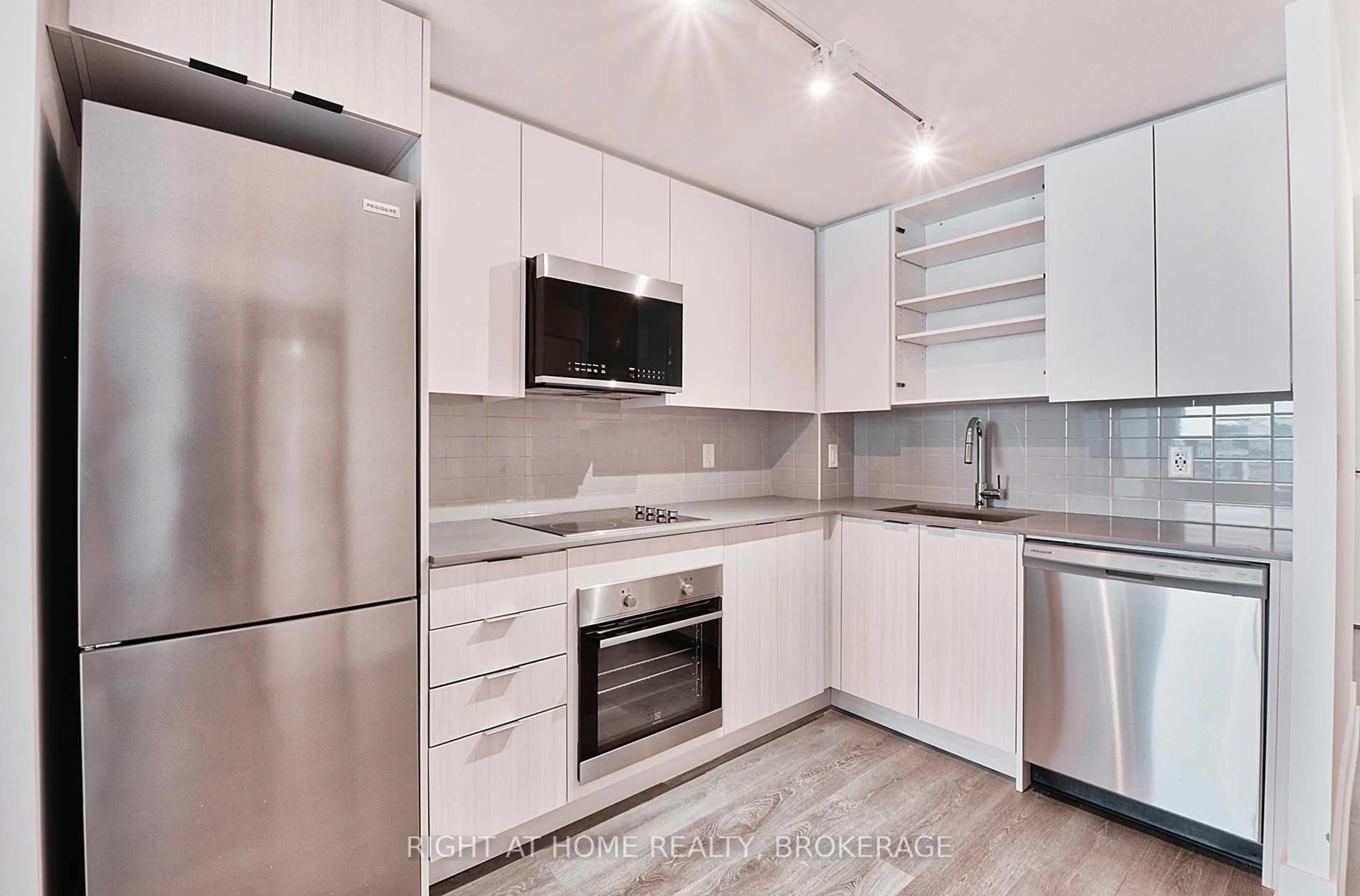 Standard kitchen, unknown for 2481 Taunton Rd #467, Oakville Ontario L6H 0G3