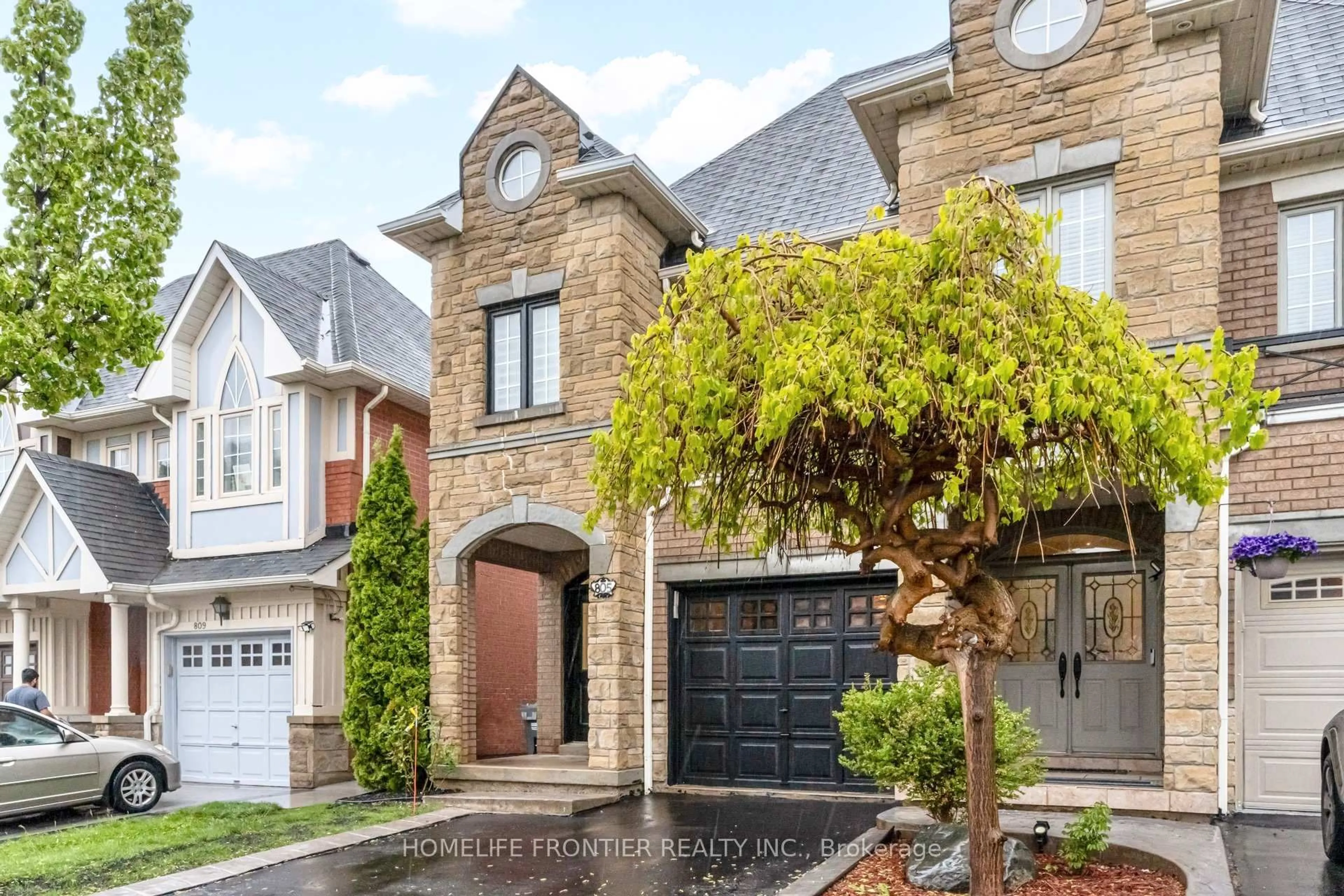 Home with brick exterior material, street for 805 Othello Crt, Mississauga Ontario L5W 1H2