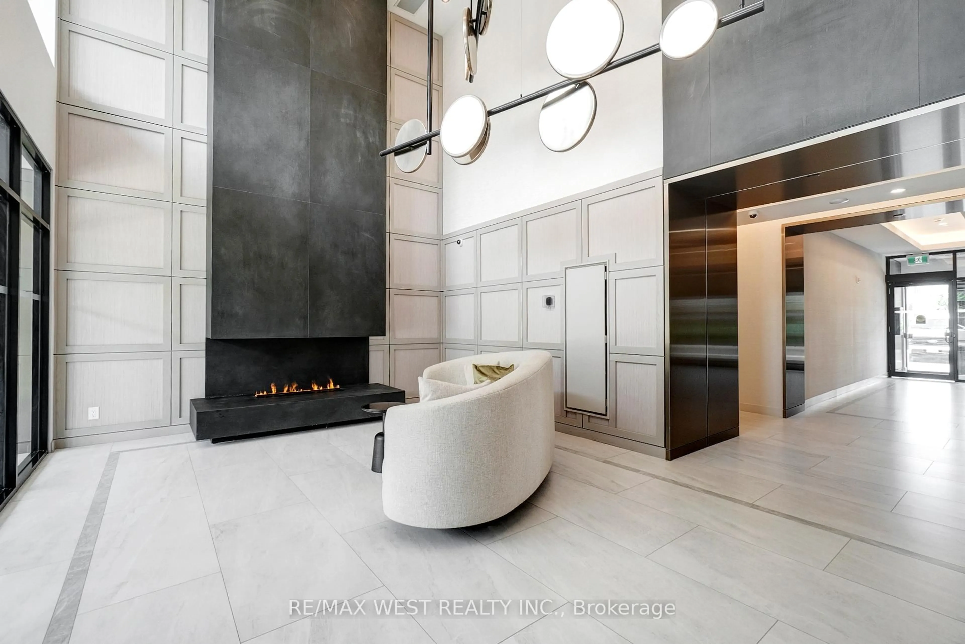 Contemporary bathroom, ceramic/tile floor for 3285 Carding Mill Tr #302, Oakville Ontario L6M 1S1