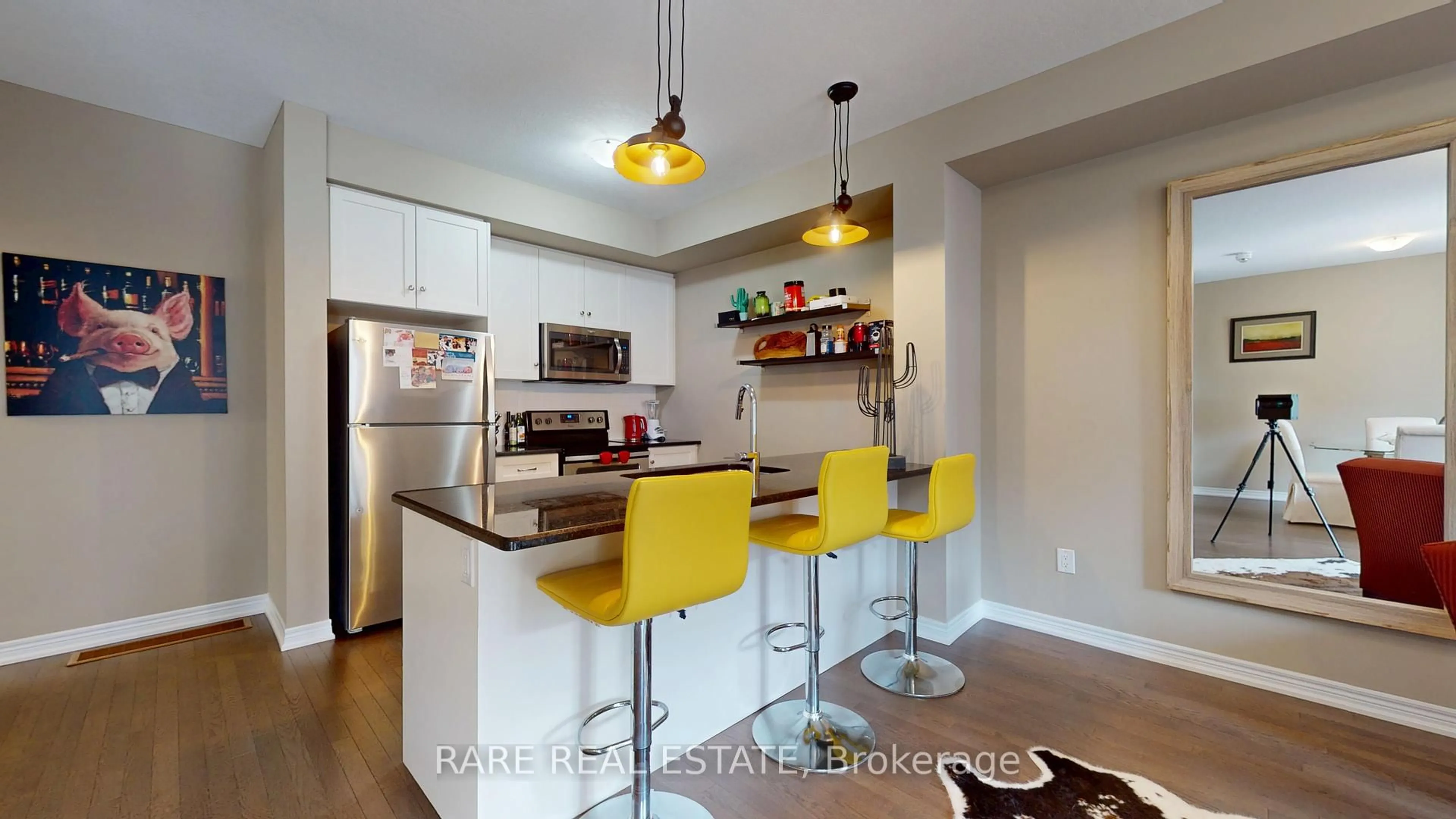 Open concept kitchen, wood/laminate floor for 391 Cranbrook Common, Oakville Ontario L6H 7E3