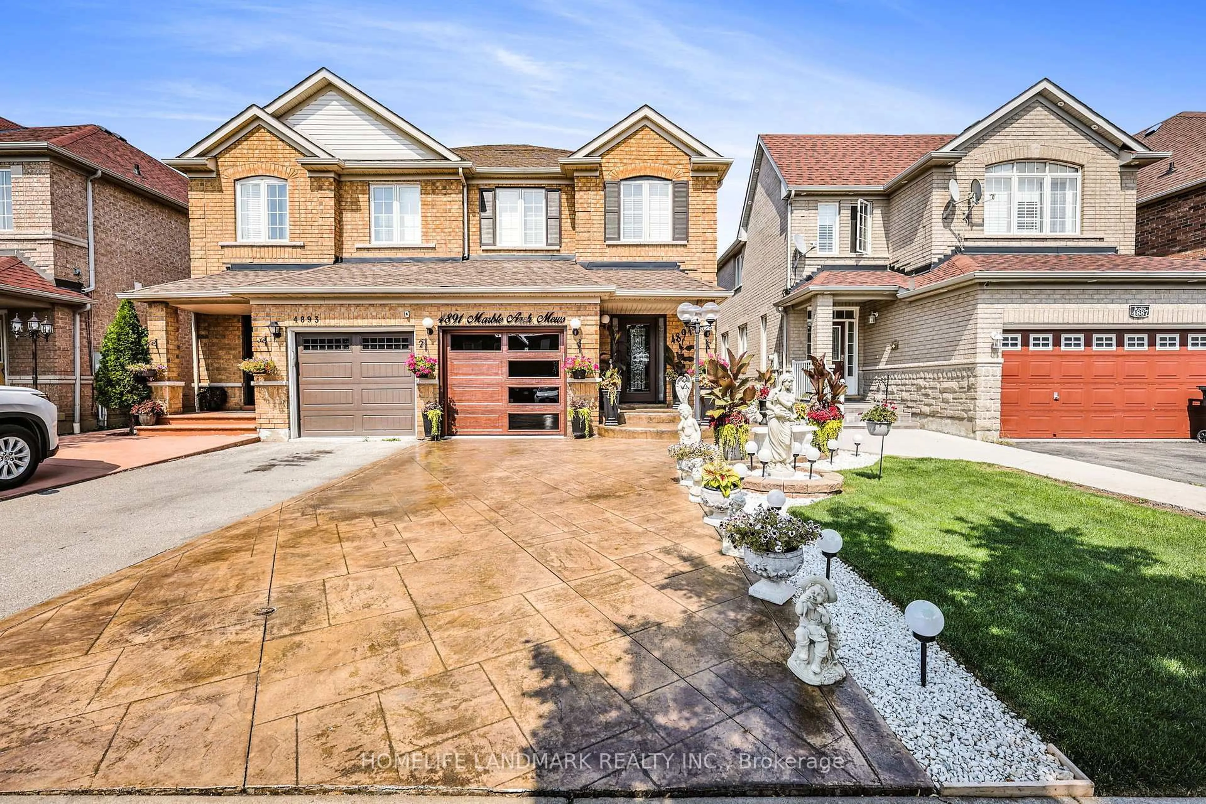 Home with brick exterior material, street for 4891 Marble Arch Mews, Mississauga Ontario L5M 7P7