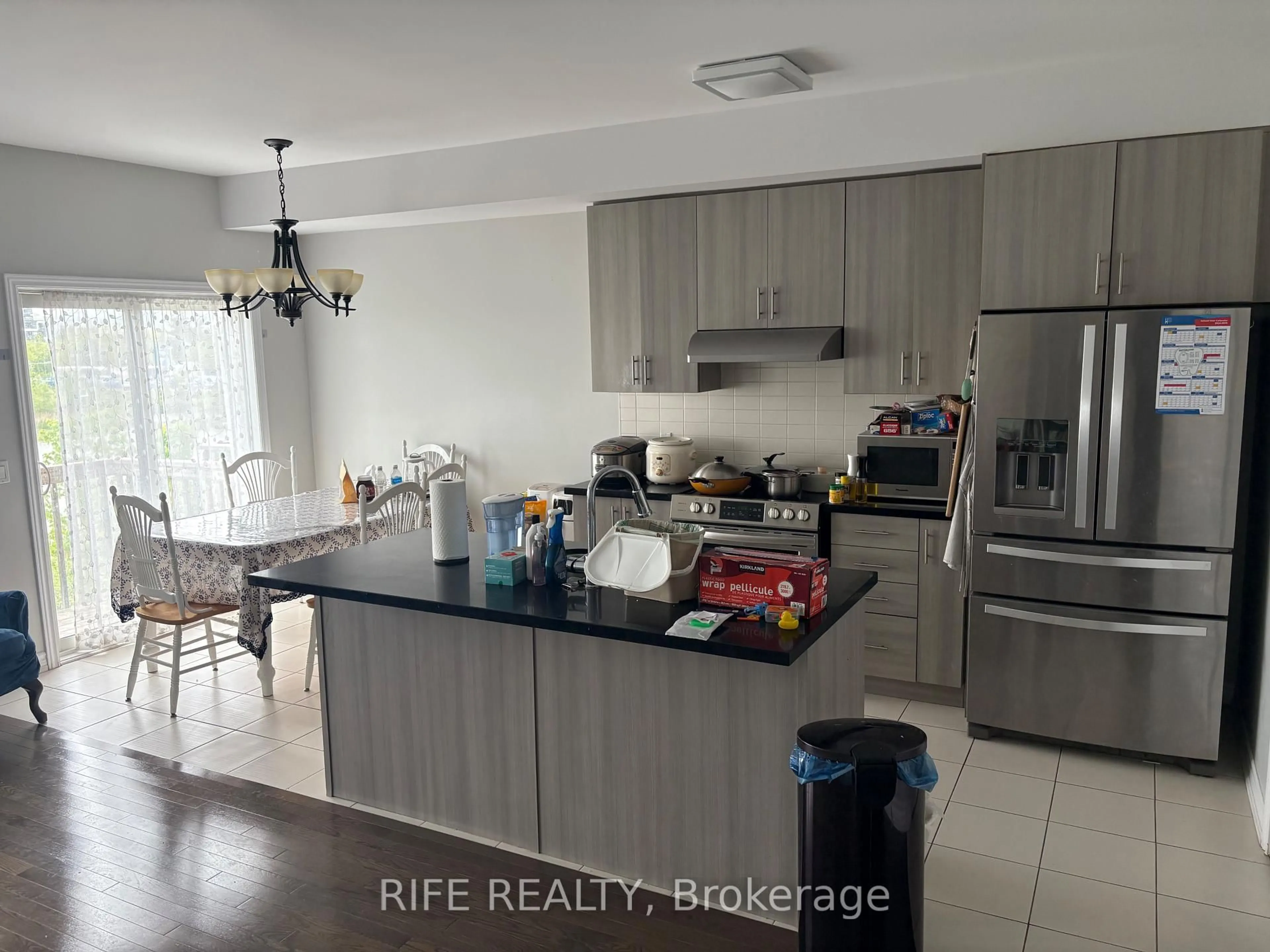 Open concept kitchen, unknown for 370 Athabasca Common, Oakville Ontario L6H 0R5