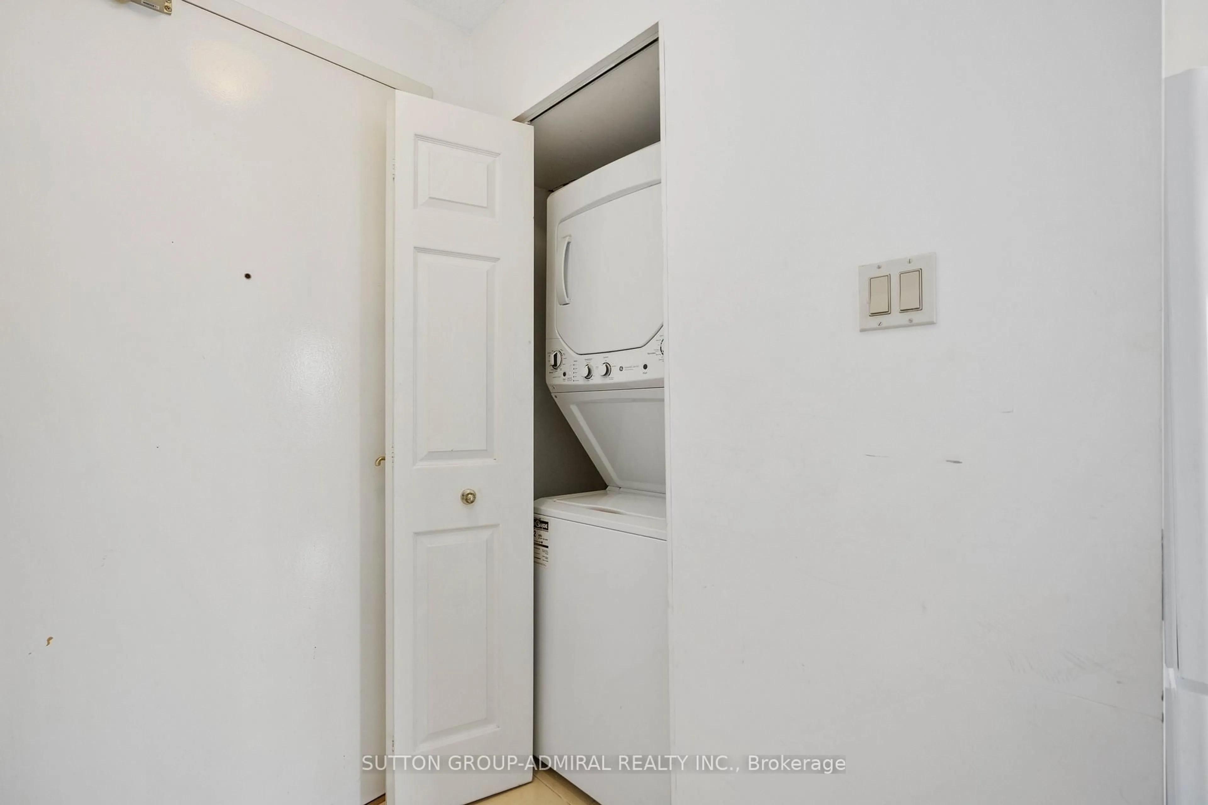 A pic of a room for 4460 Tucana Crt #1011, Mississauga Ontario L5R 3K9