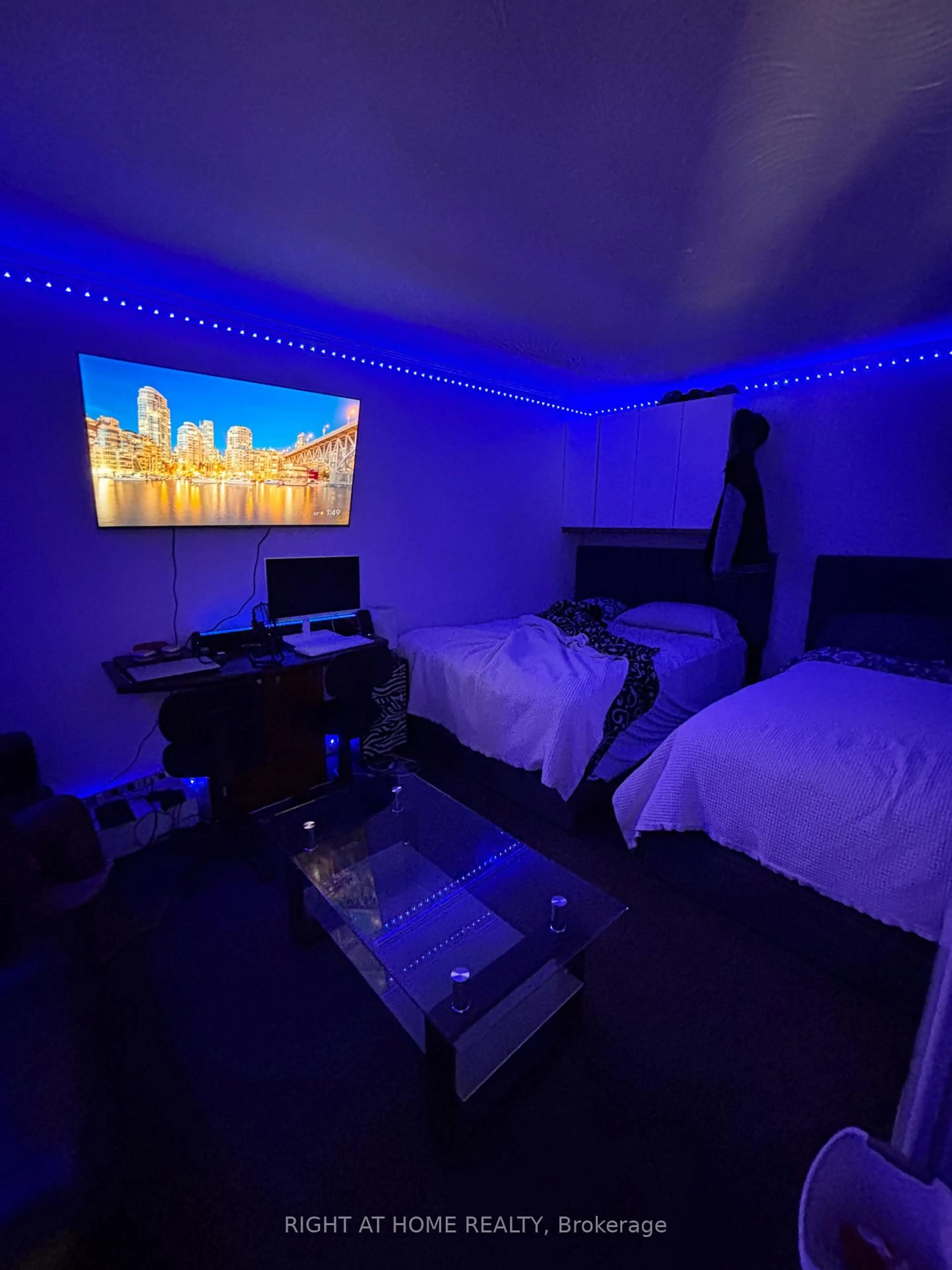 A pic of a room for 8-10 Thistle Down Blvd, Toronto Ontario M9V 1H8