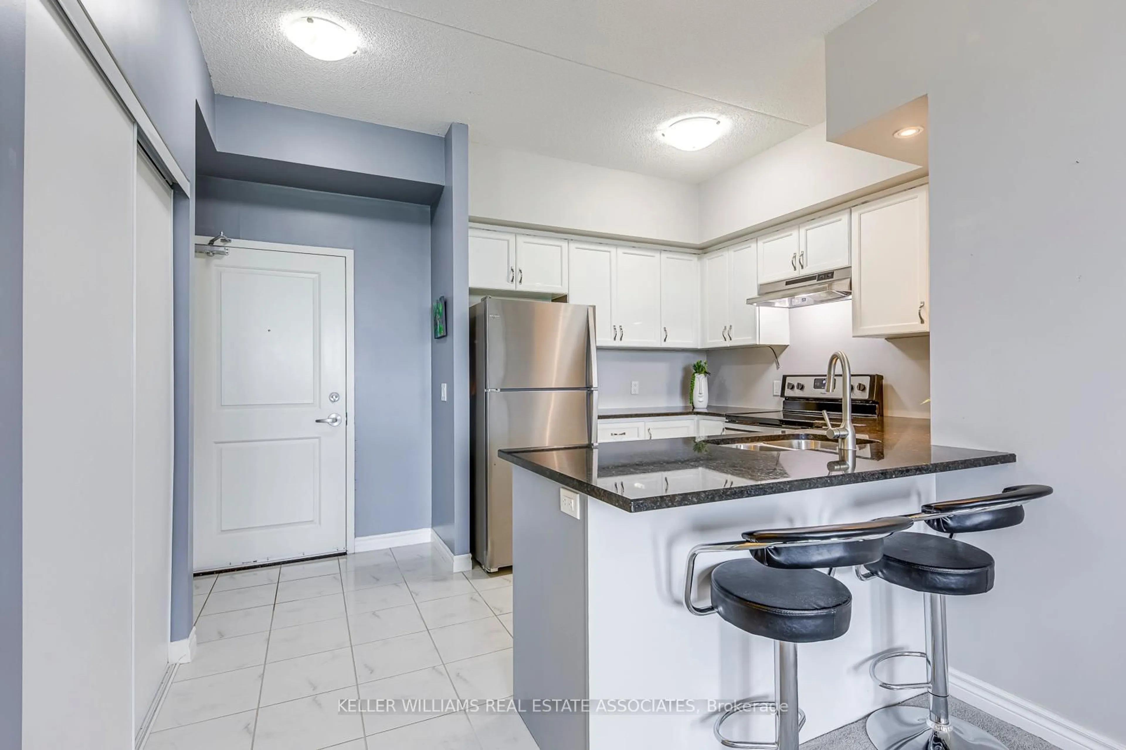 Standard kitchen, ceramic/tile floor for 630 Sauve St #309, Milton Ontario L9T 9A6