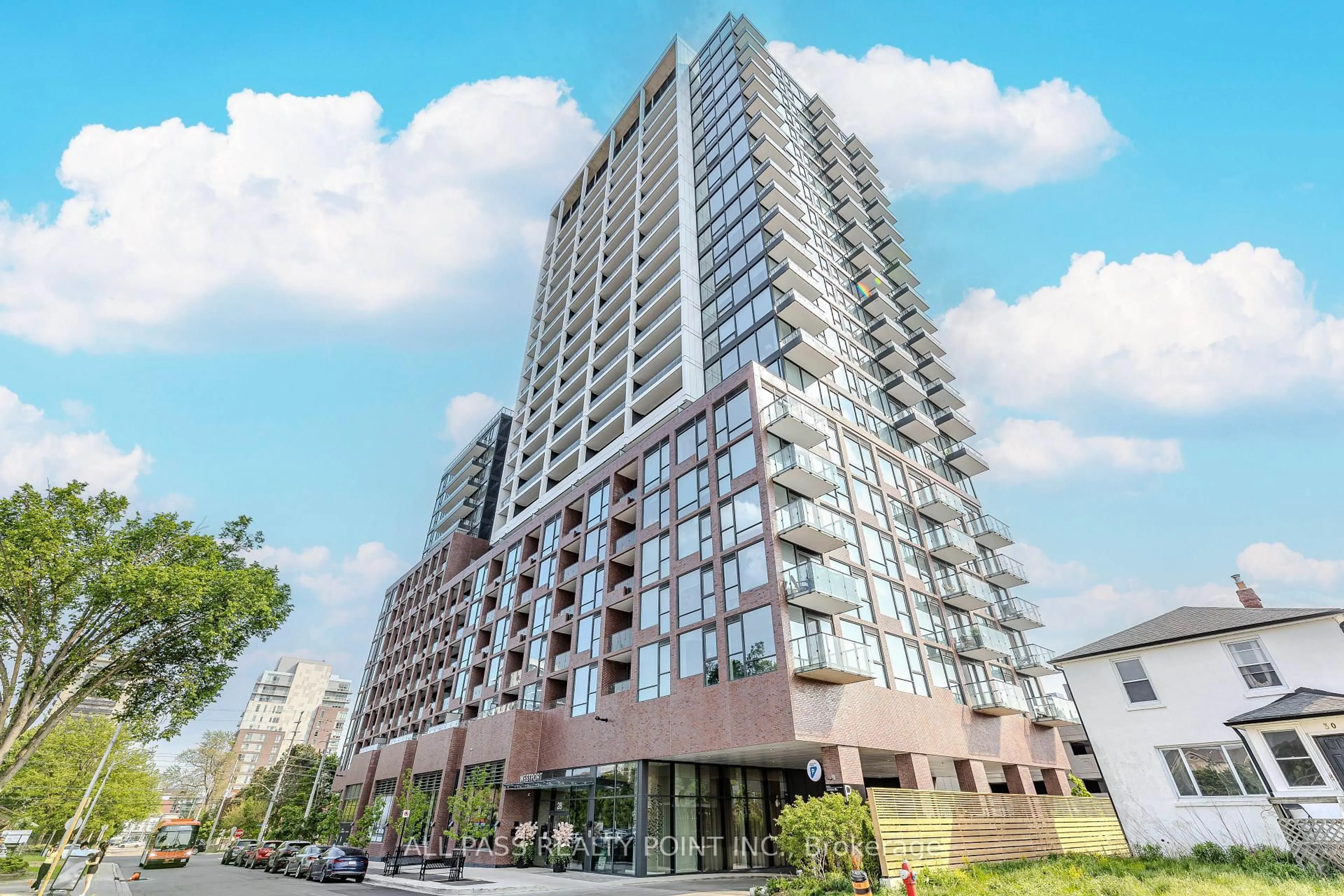 Unknown for 28 Ann St, Mississauga Ontario L5G 0E1