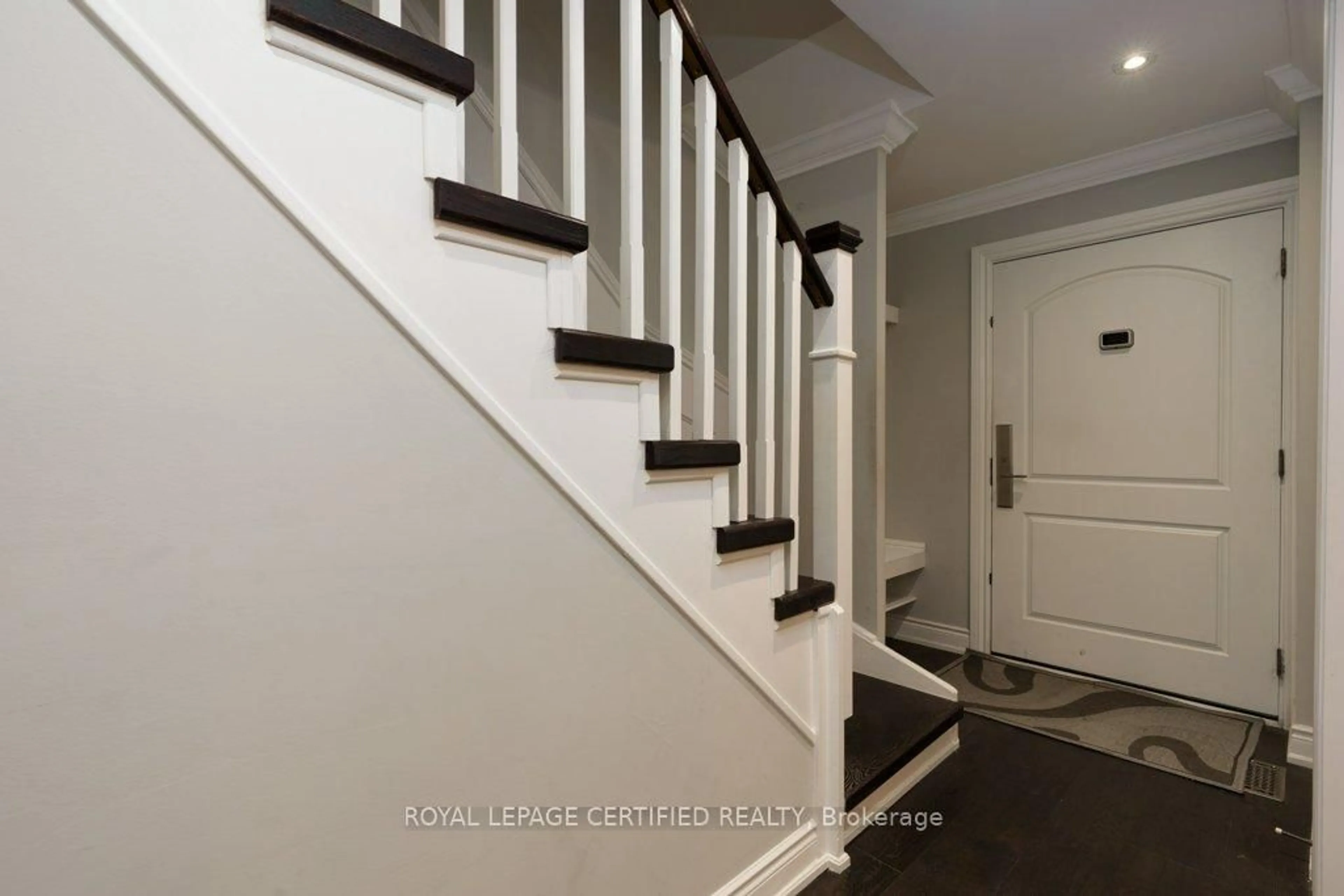 Stairs for 94 Reynier Dr, Brampton Ontario L6Z 1M1