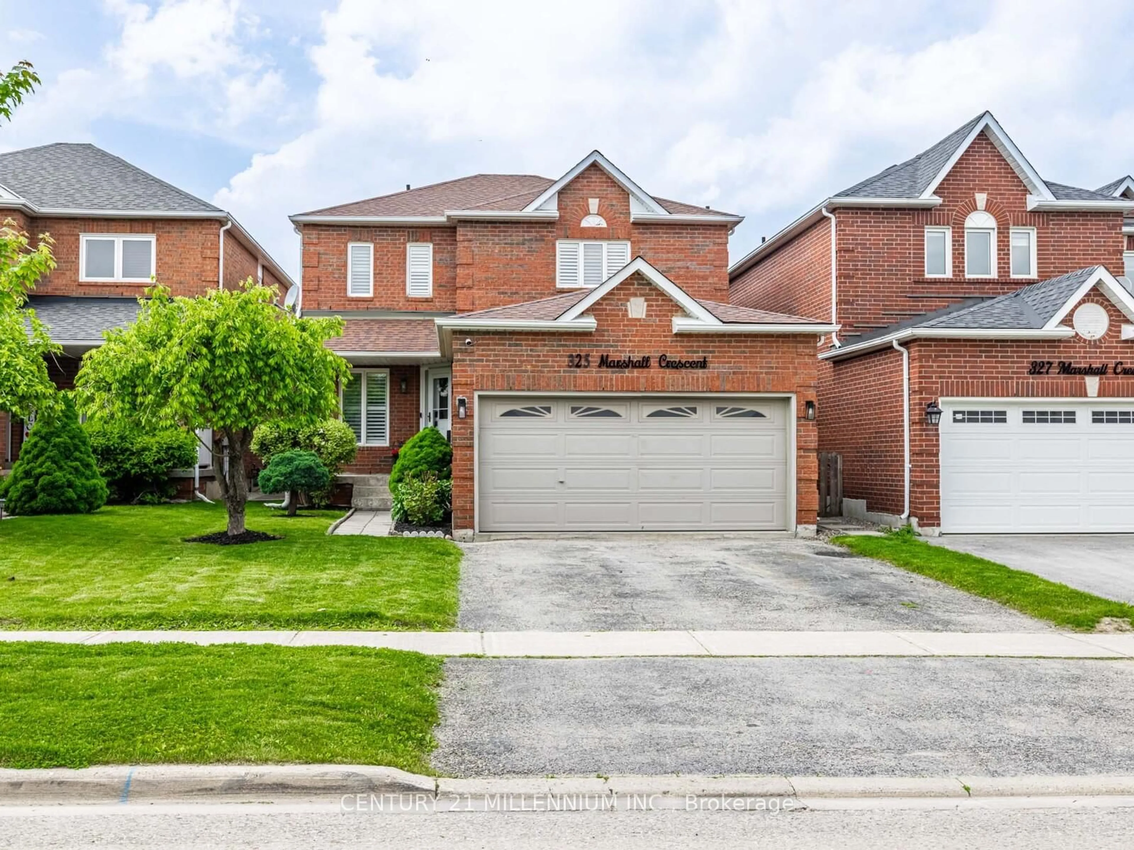 Home with brick exterior material, street for 325 Marshall Cres, Orangeville Ontario L9W 4Y3