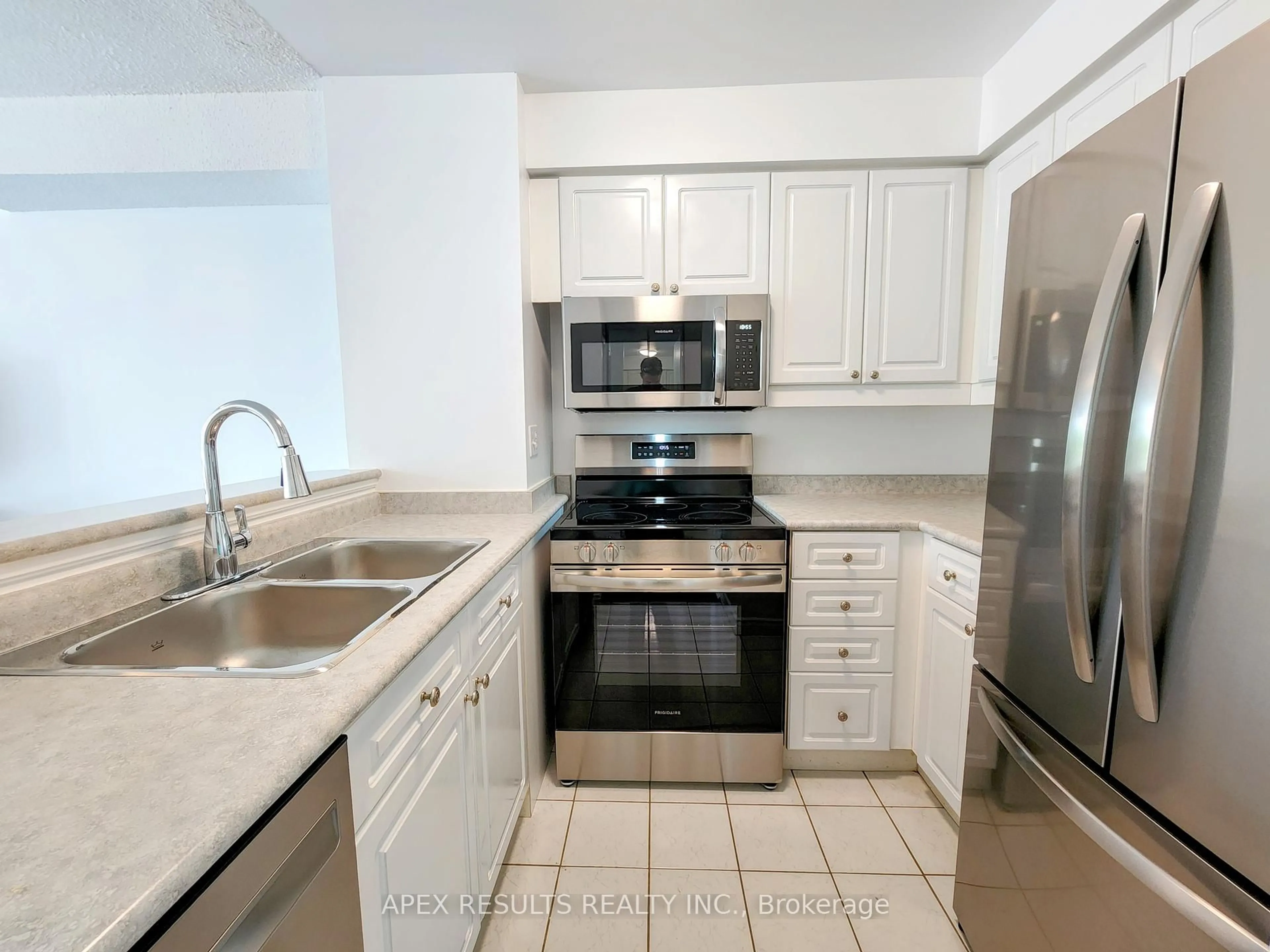 Standard kitchen, unknown for 1276 Maple Crossing Blvd #208, Burlington Ontario L7S 2J9