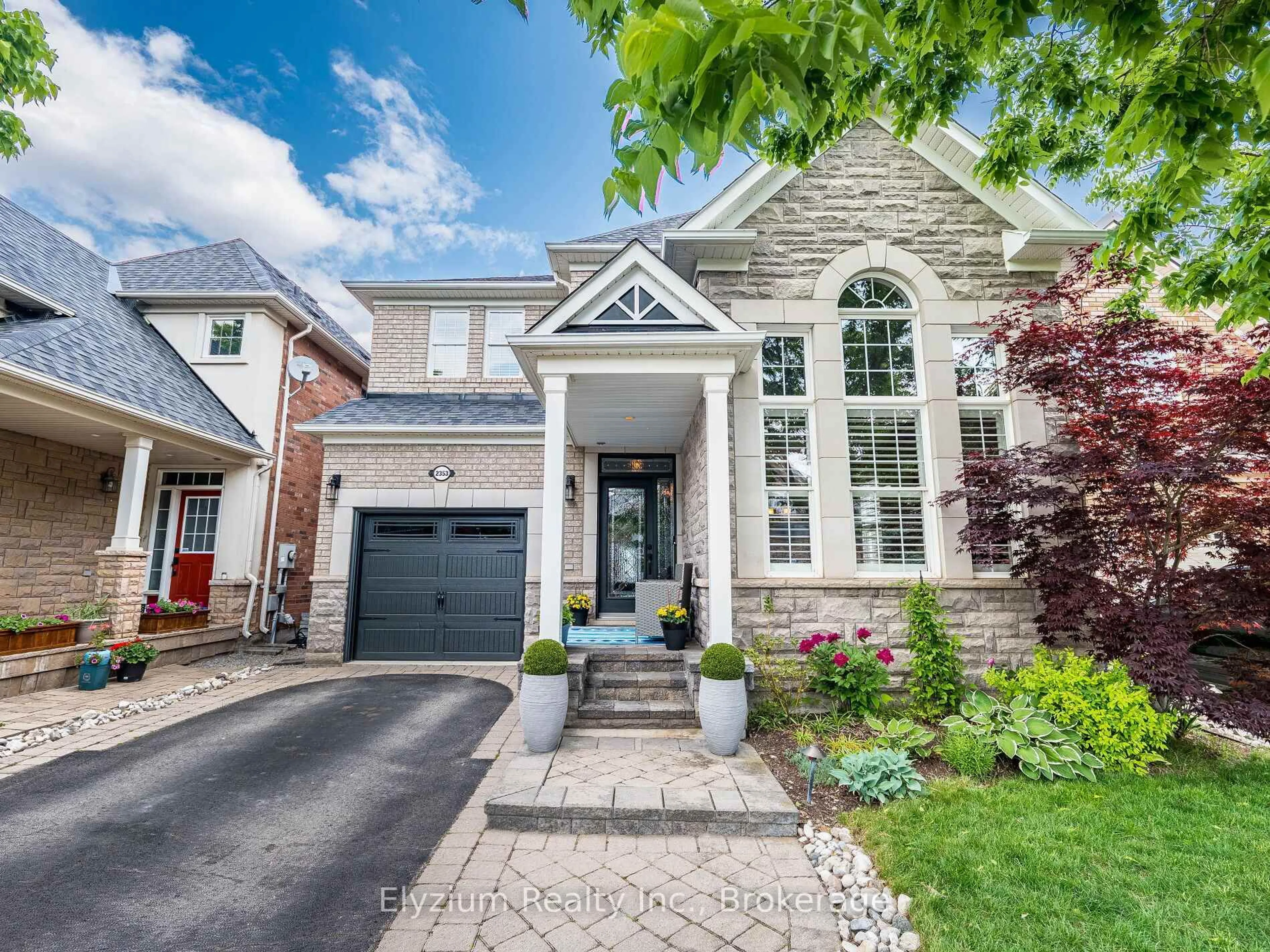 Home with brick exterior material, street for 2353 Spring Meadow Way, Oakville Ontario L6M 0B9