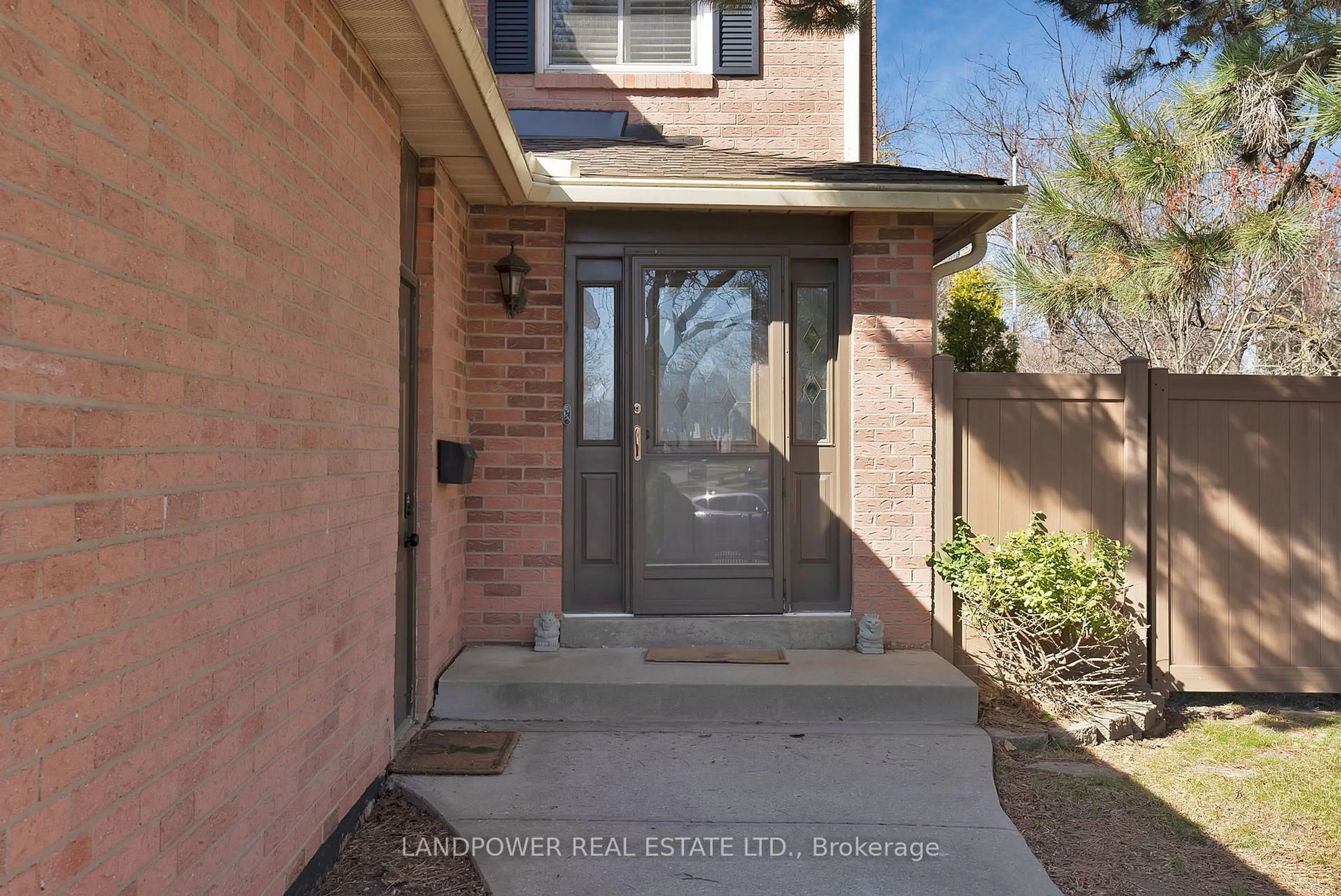 Indoor entryway for 3073 Keynes Cres, Mississauga Ontario L5N 2Z9