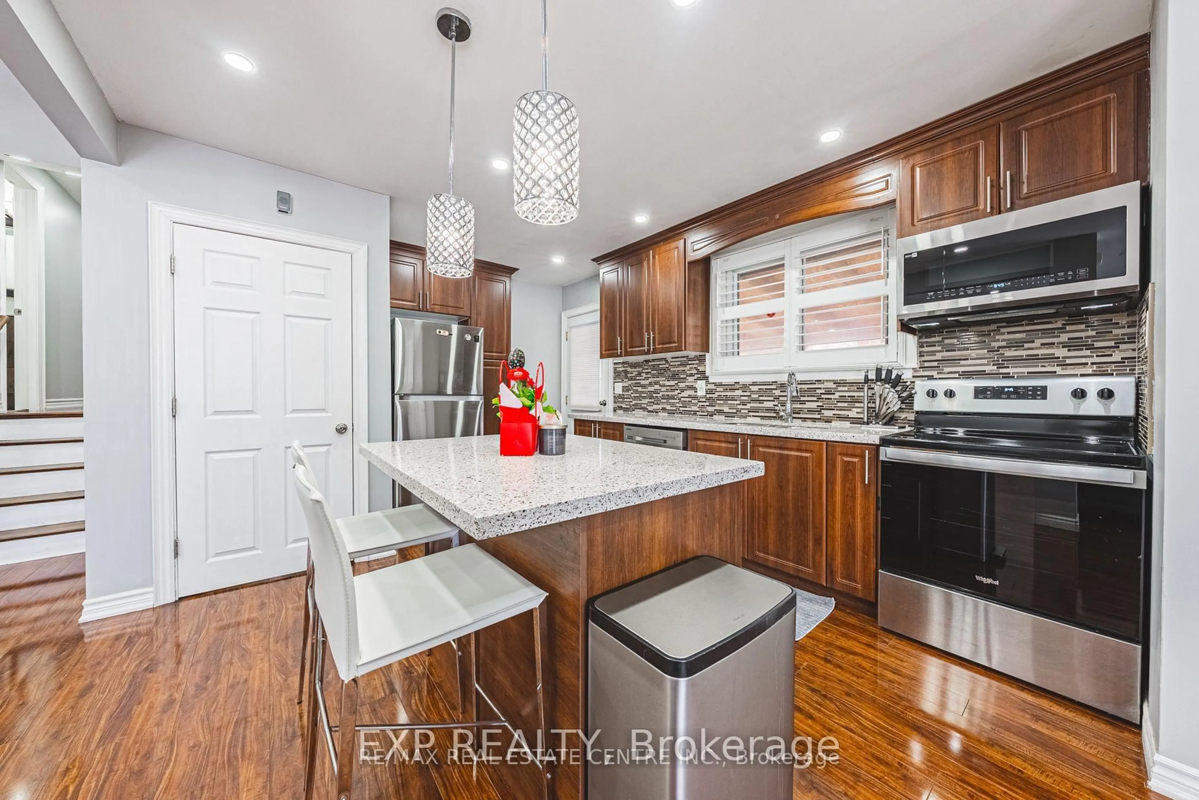 Open concept kitchen, unknown for 14 Belmont Dr, Brampton Ontario L6T 2K3