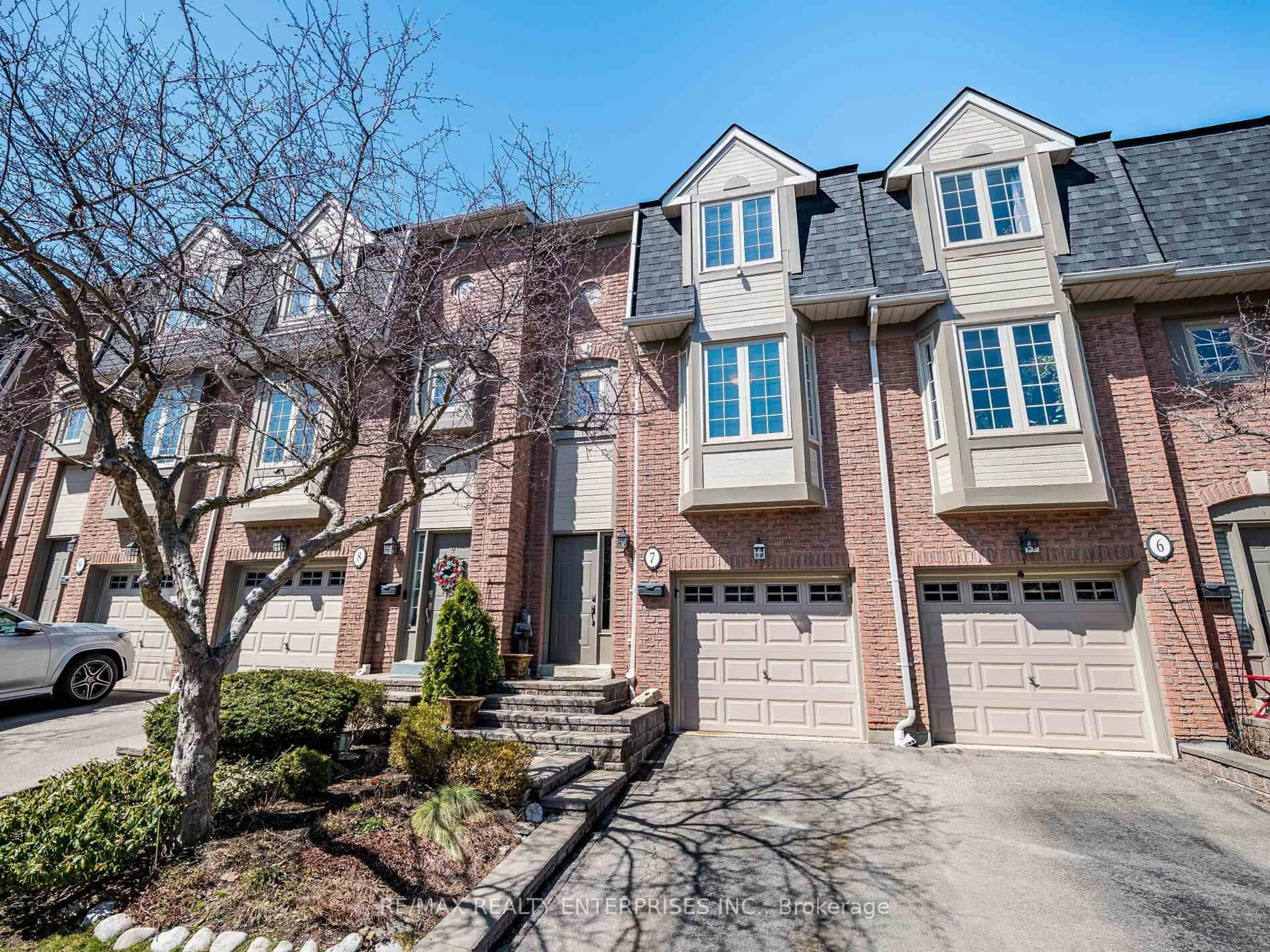 Home with brick exterior material, street for 3140 Fifth Line #7, Mississauga Ontario L5L 1A2