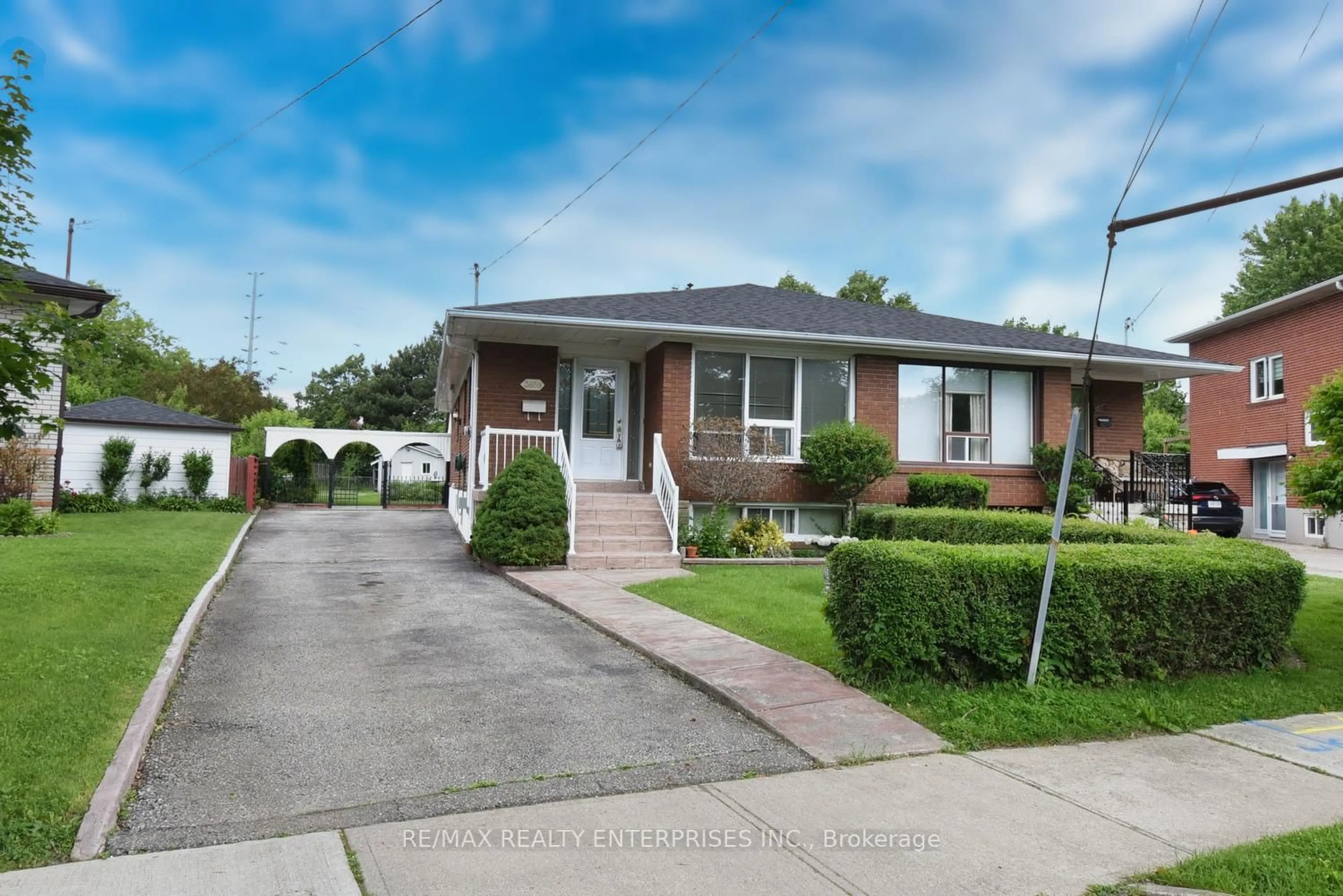 Home with brick exterior material, street for 3659 Holden Cres, Mississauga Ontario L5A 2V9