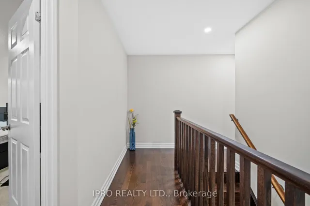 Additional image 26 of 923 Penson Cres