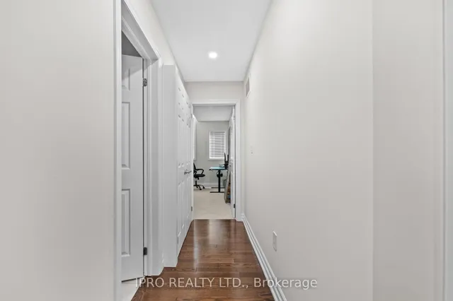 Additional image 25 of 923 Penson Cres