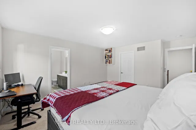 Additional image 23 of 923 Penson Cres