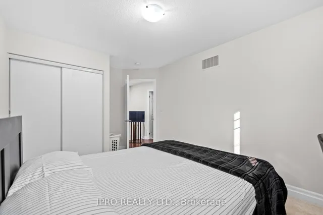 Additional image 19 of 923 Penson Cres