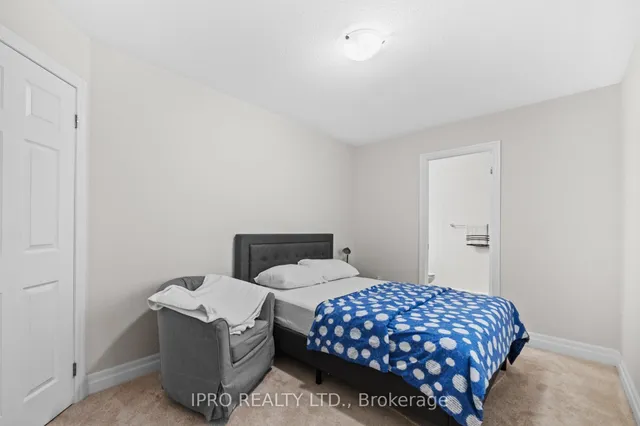 Additional image 16 of 923 Penson Cres