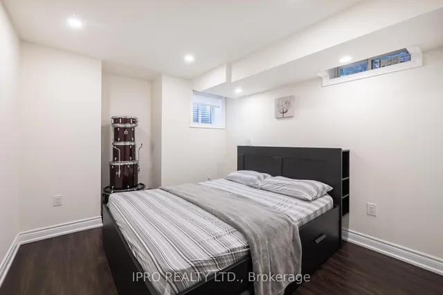 Additional image 8 of 923 Penson Cres