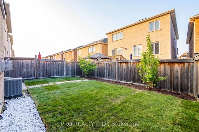 Additional image 2 of 923 Penson Cres