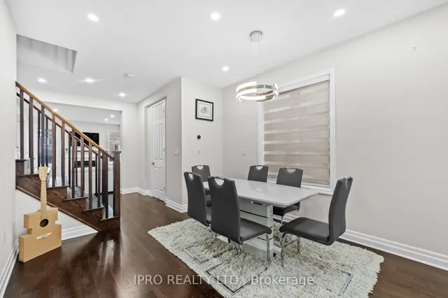Additional image 37 of 923 Penson Cres