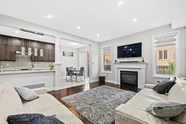 Additional image 34 of 923 Penson Cres