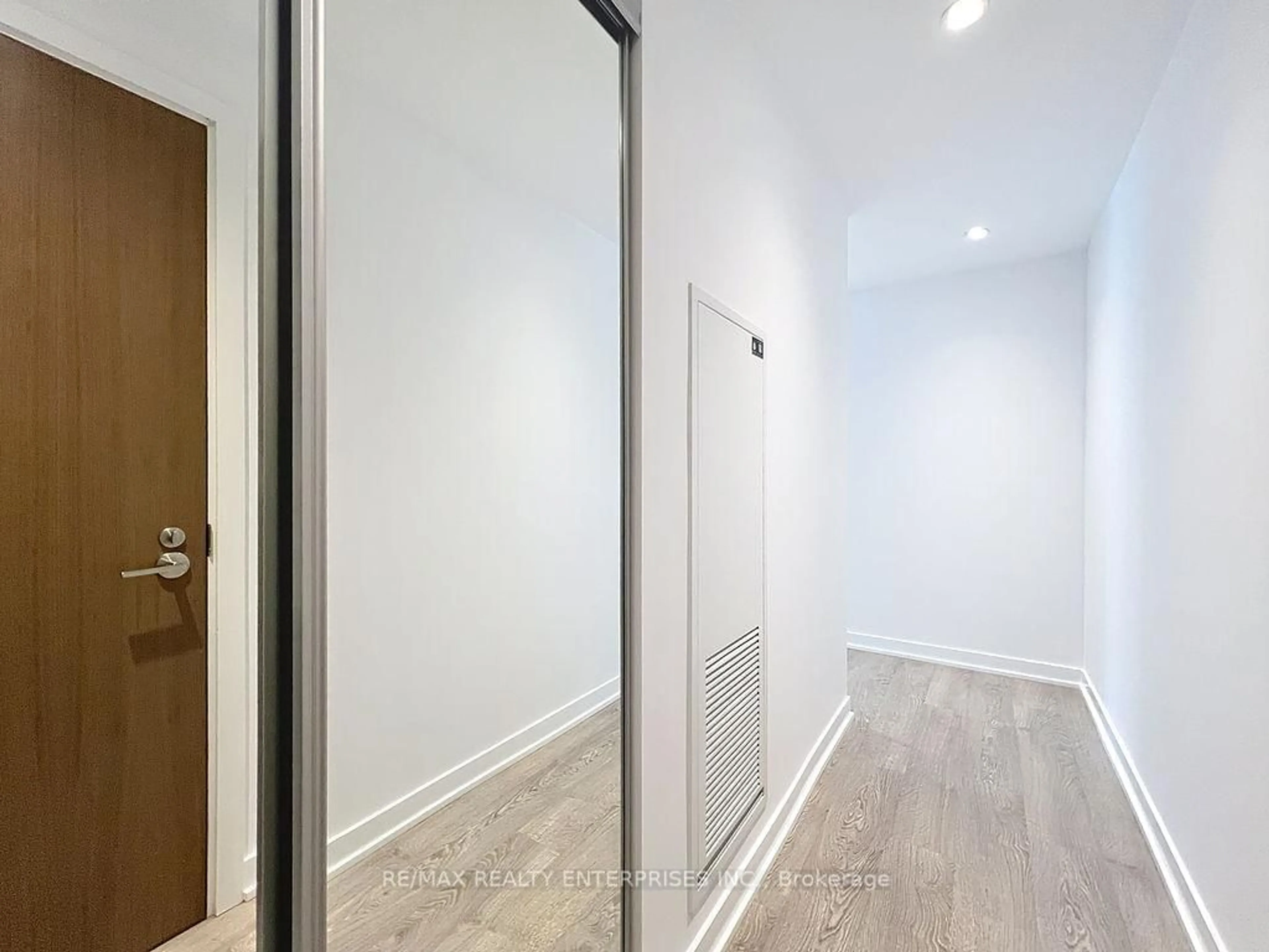 Indoor entryway for 1928 Lake Shore Blvd #3309, Toronto Ontario M6S 0B1