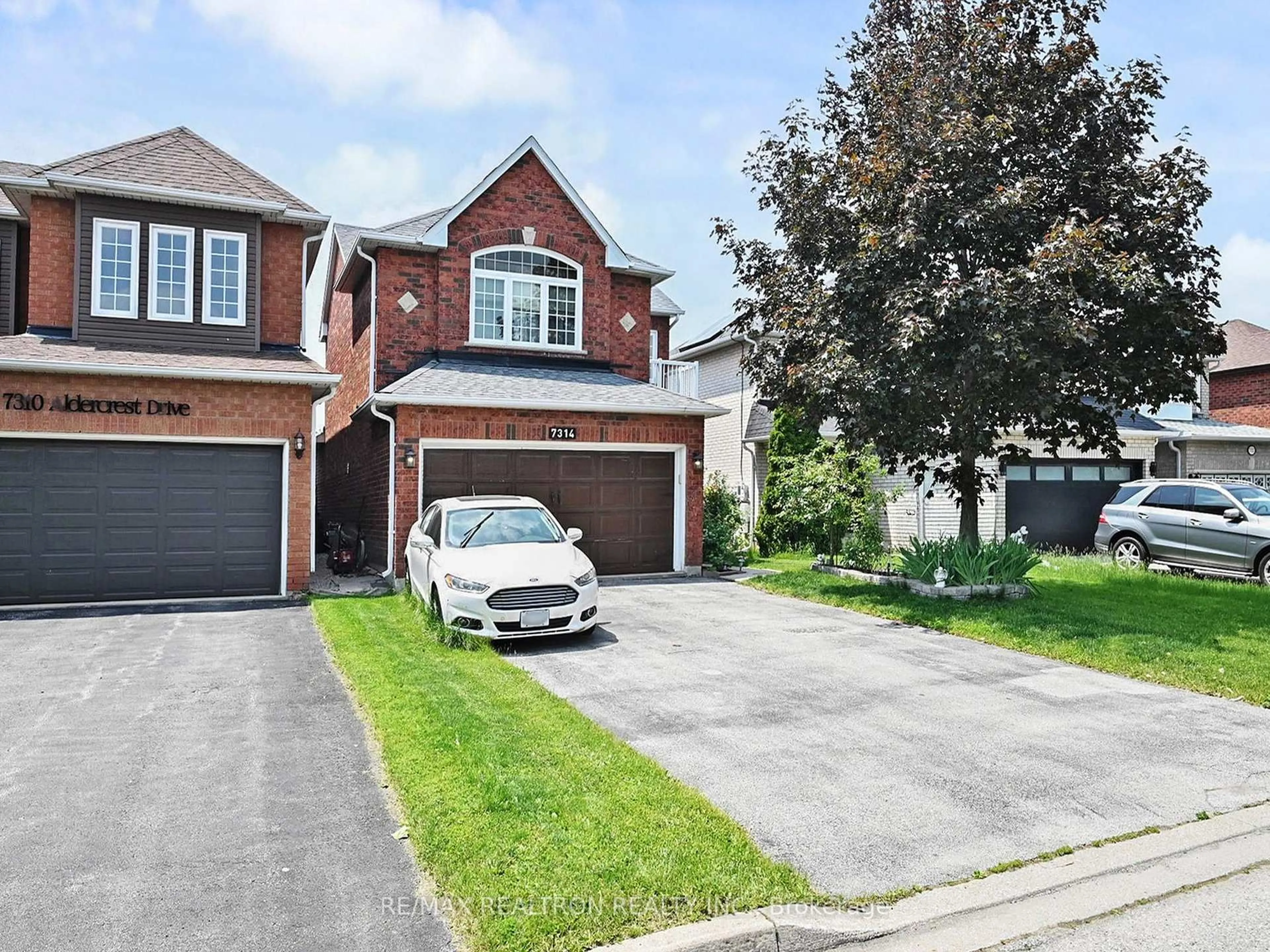 Home with brick exterior material, street for 7314 Aldercrest Dr, Mississauga Ontario L5N 7T3