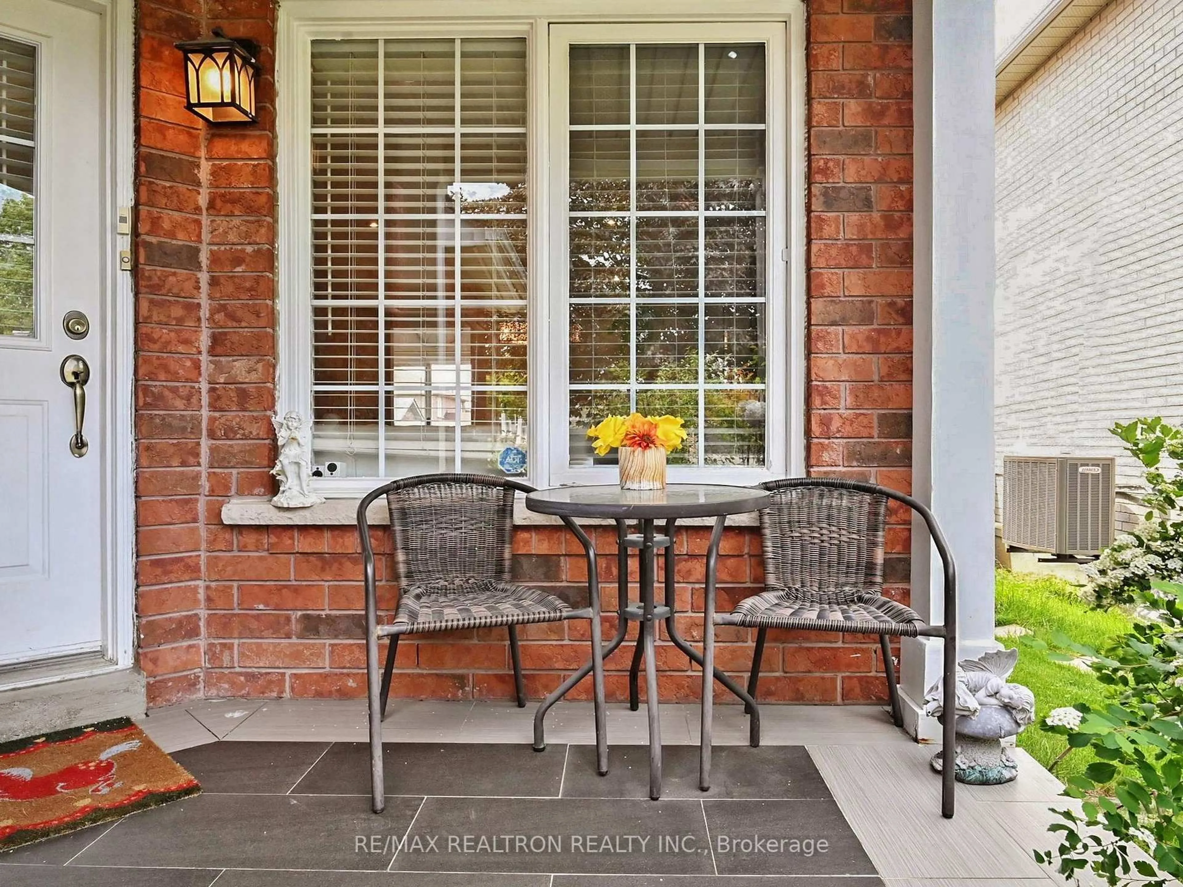 Patio, street for 7314 Aldercrest Dr, Mississauga Ontario L5N 7T3
