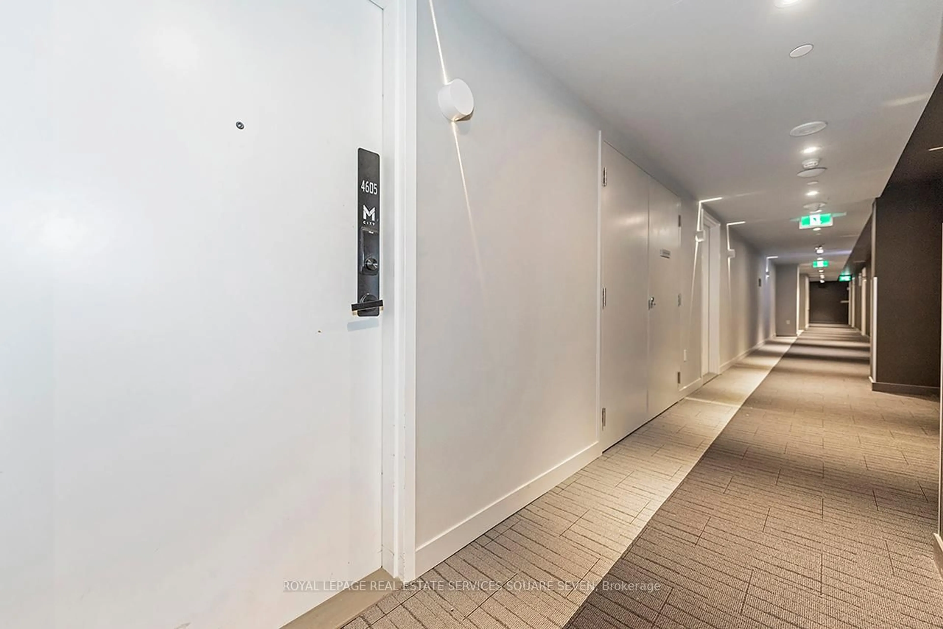 Indoor foyer for 3883 QUARTZ Rd #4605, Mississauga Ontario L5B 0M4