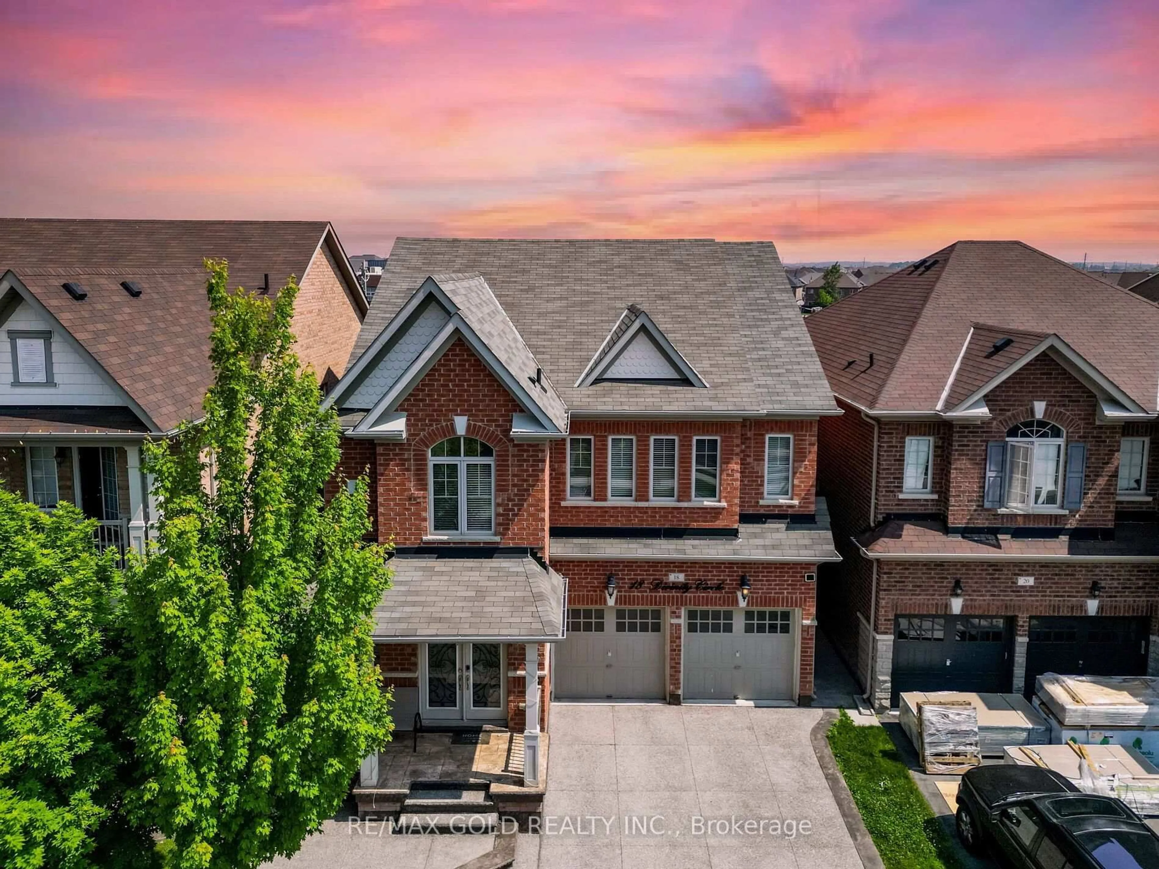 A pic from outside/outdoor area/front of a property/back of a property/a pic from drone, street for 18 Divinity Circ, Brampton Ontario L7A 3Y4