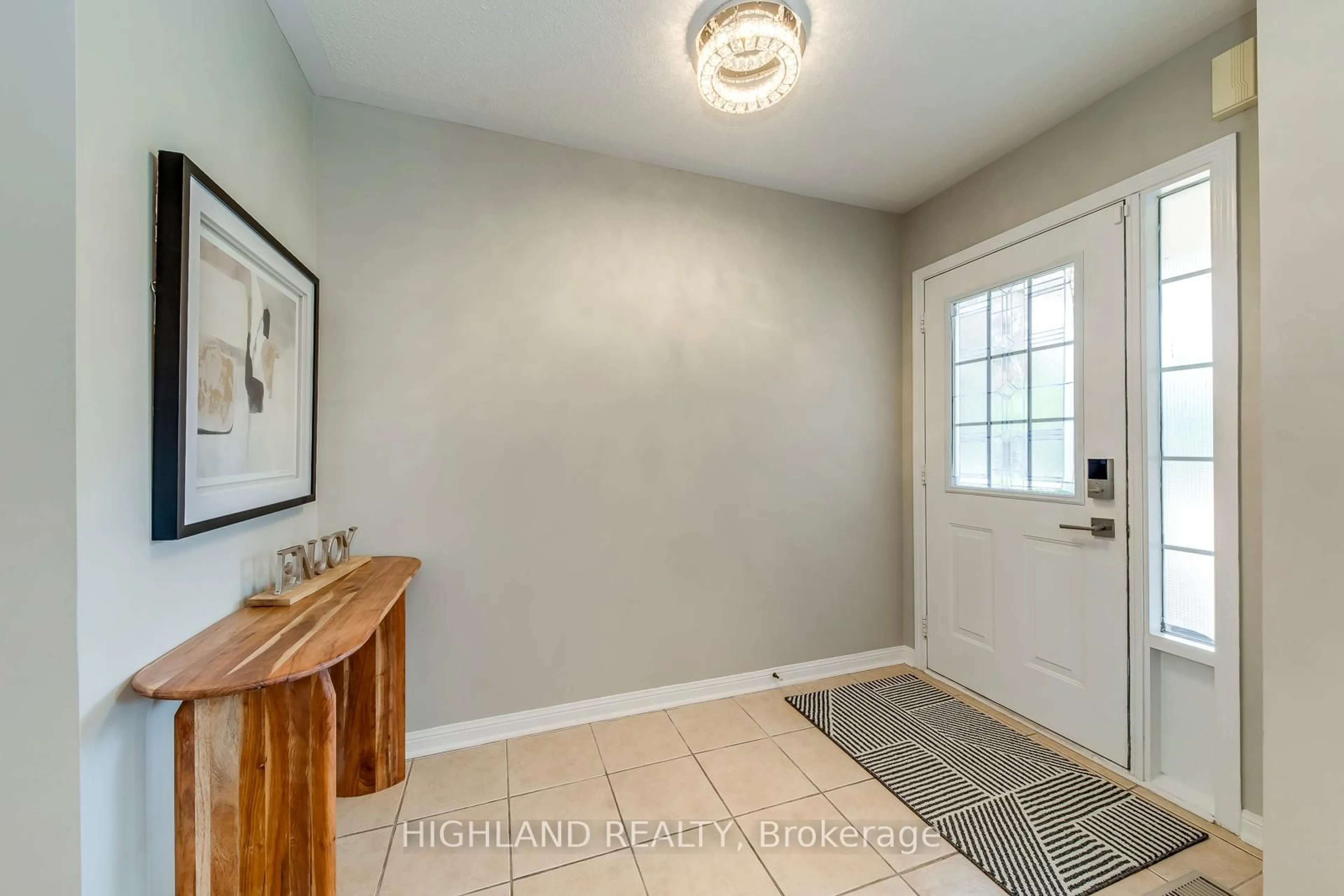 Indoor entryway for 2514 Falkland Cres, Oakville Ontario L6M 4Y2