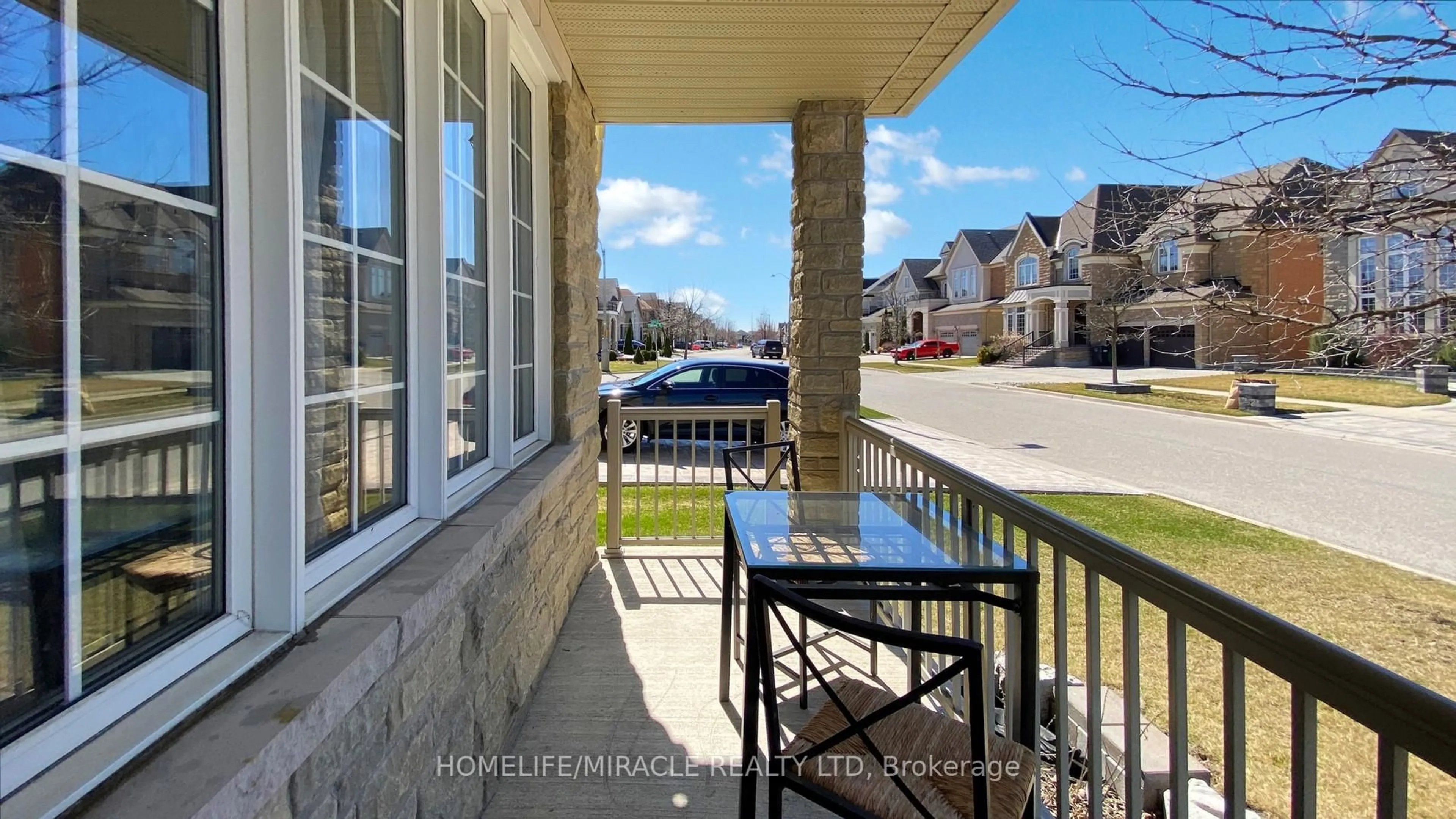 Patio, water/lake/river/ocean view for 33 Garryoaks Dr, Brampton Ontario L6P 3E2